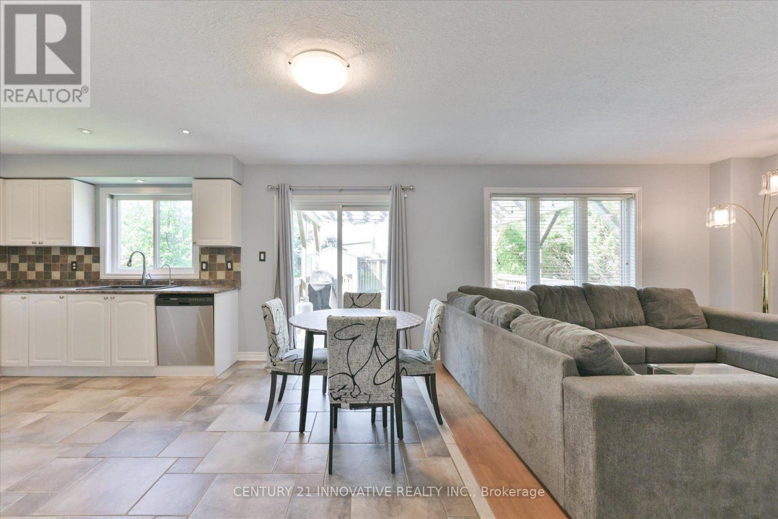 28 Empire Drive, Barrie (Innis-Shore), Ontario  L4N 0Y9 - Photo 9 - S13781996