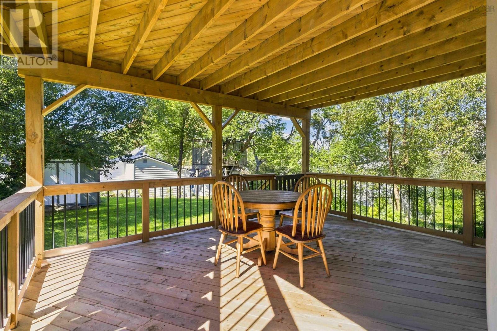 New lower level deck