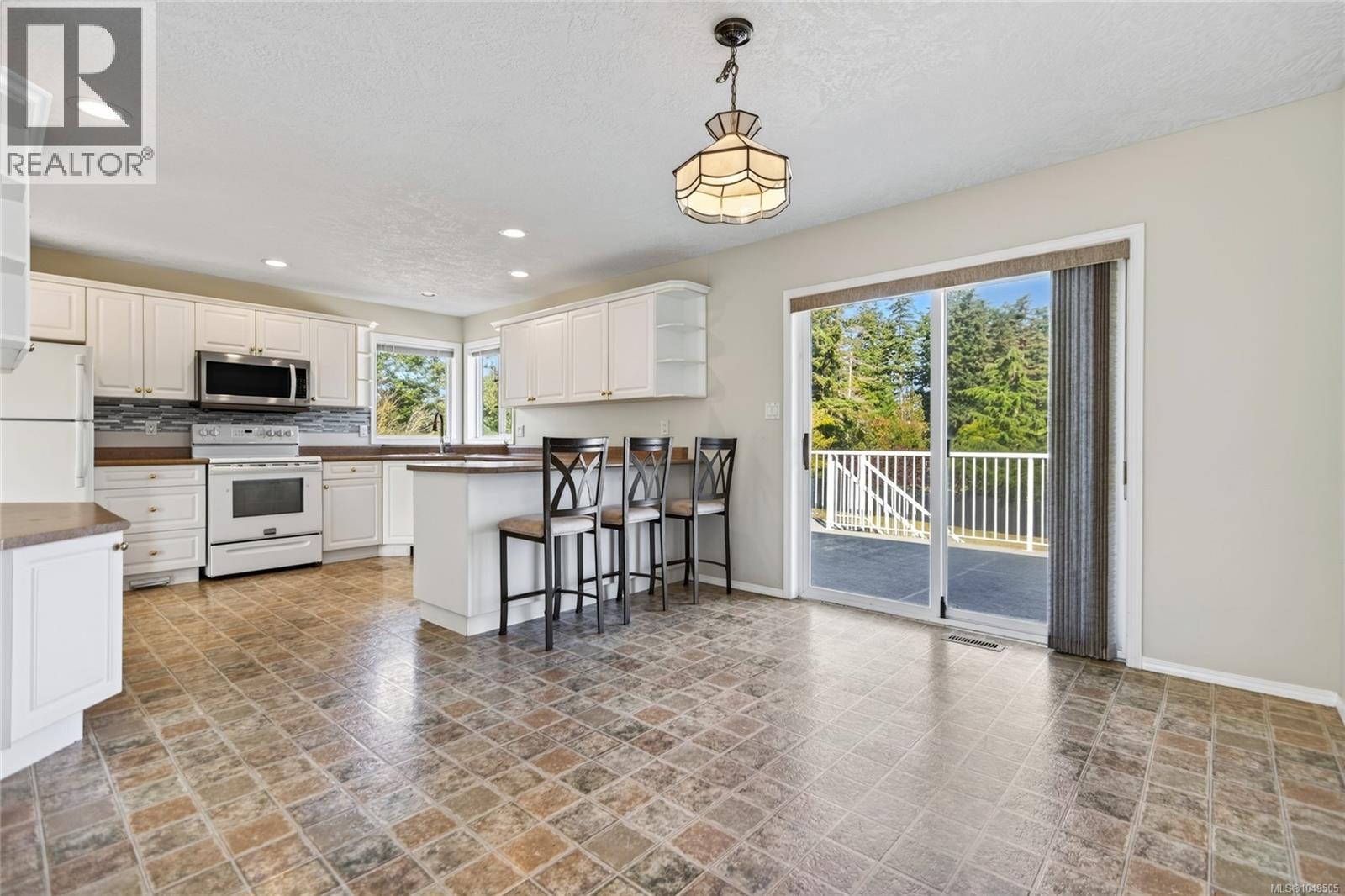 1268 Miller Rd, Comox, British Columbia  V9M 4C3 - Photo 11 - 1049505