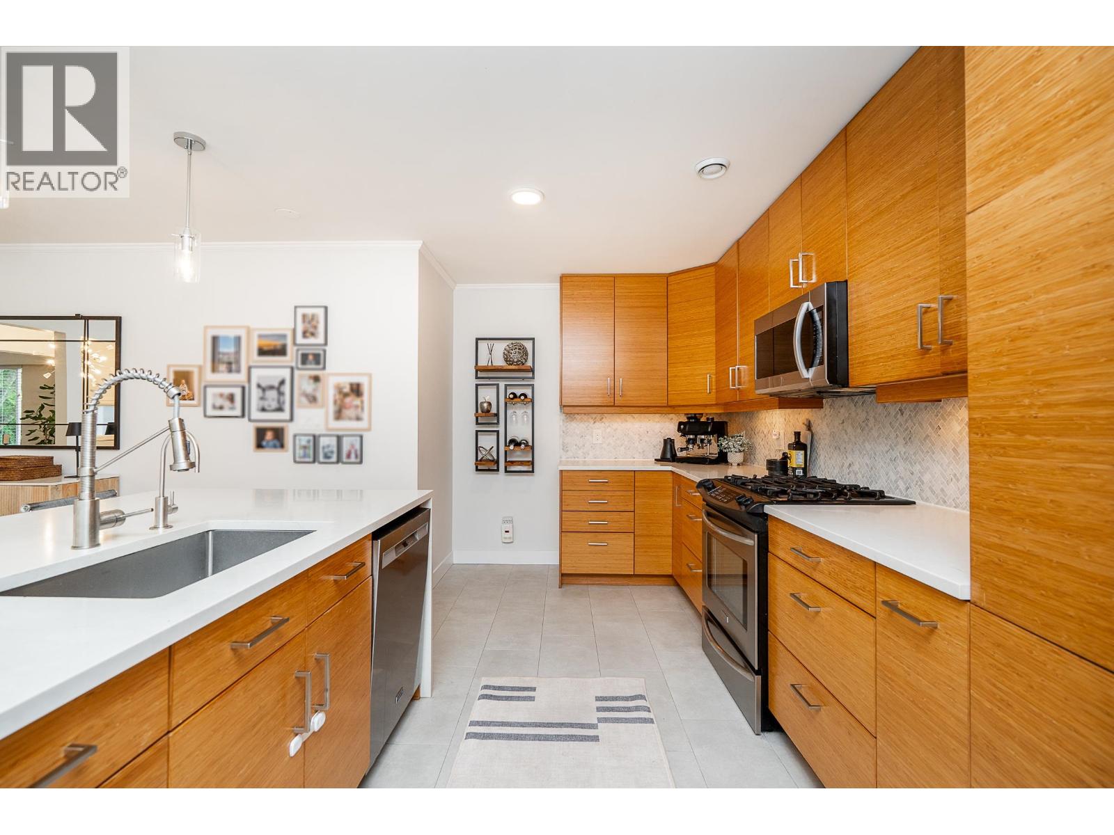 2583 Passage Drive, Coquitlam, British Columbia  V3H 3H3 - Photo 10 - R3164537