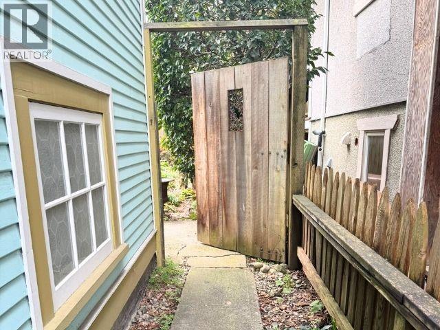 2076 Turner Street, Vancouver, British Columbia V5L 2A3 - Photo 30 - R3164903