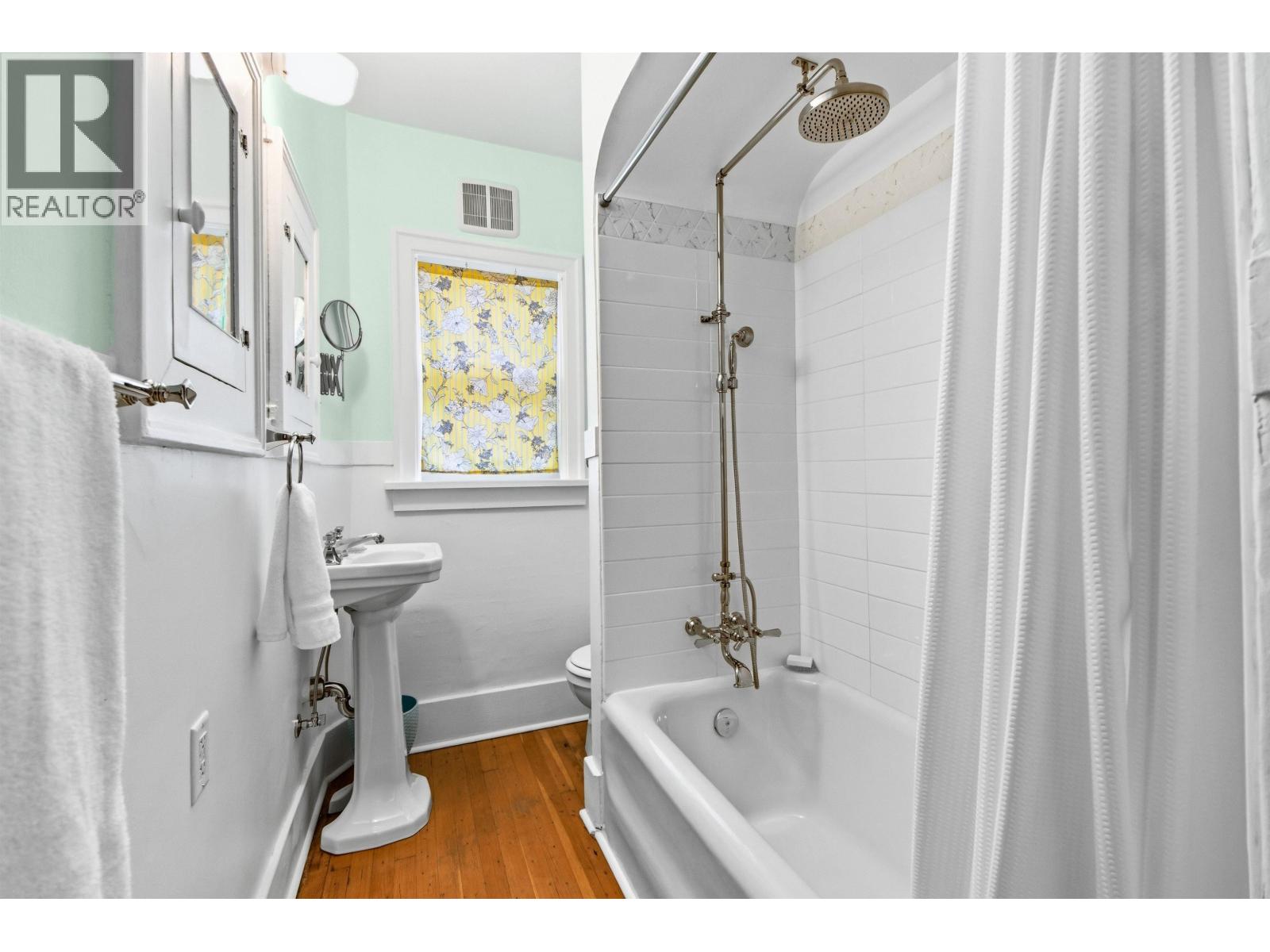 2076 Turner Street, Vancouver, British Columbia V5L 2A3 - Photo 15 - R3164903