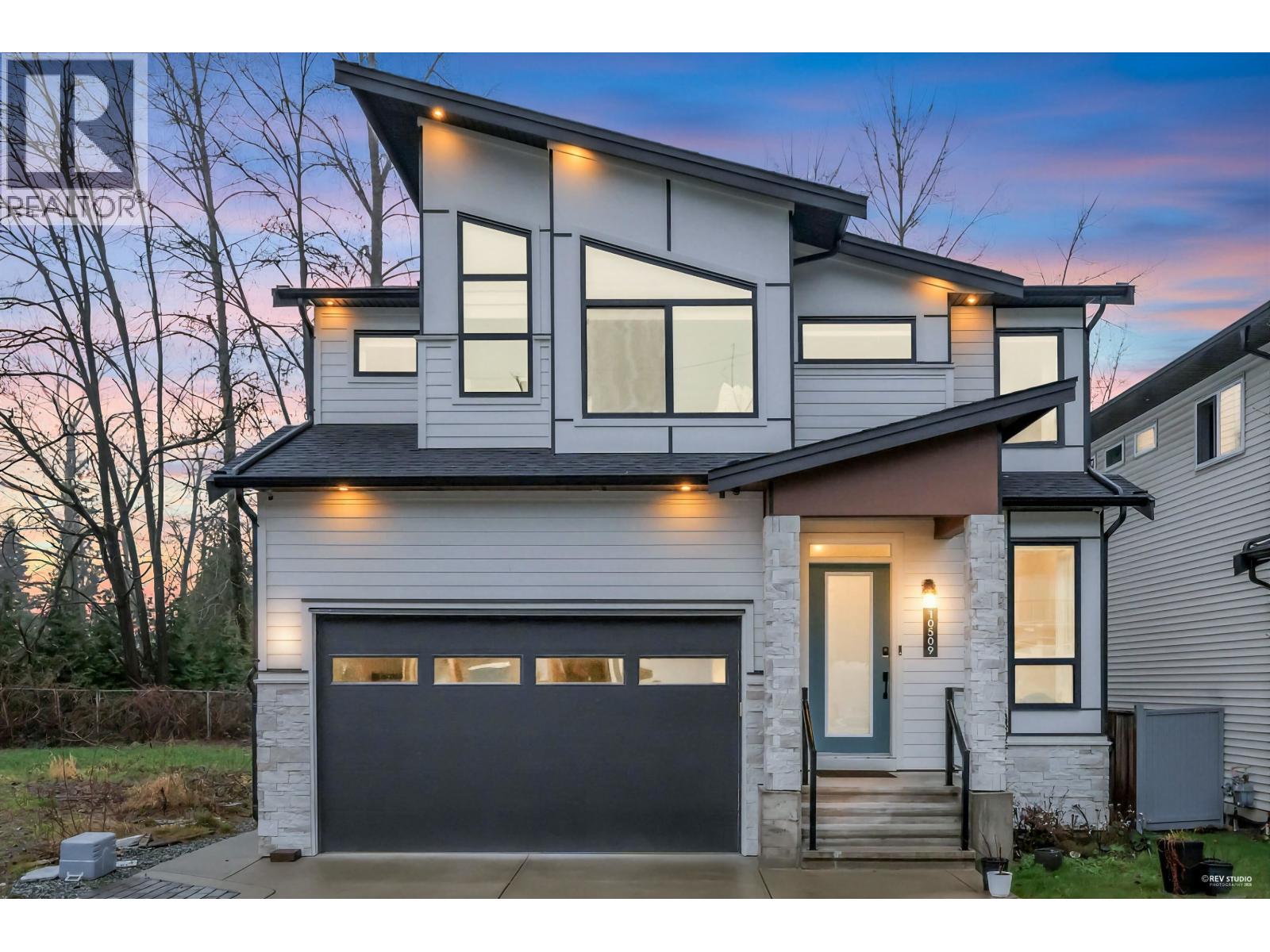 10509 Mcveety Street, Maple Ridge, British Columbia  V2W 0K3 - Photo 2 - R3164714