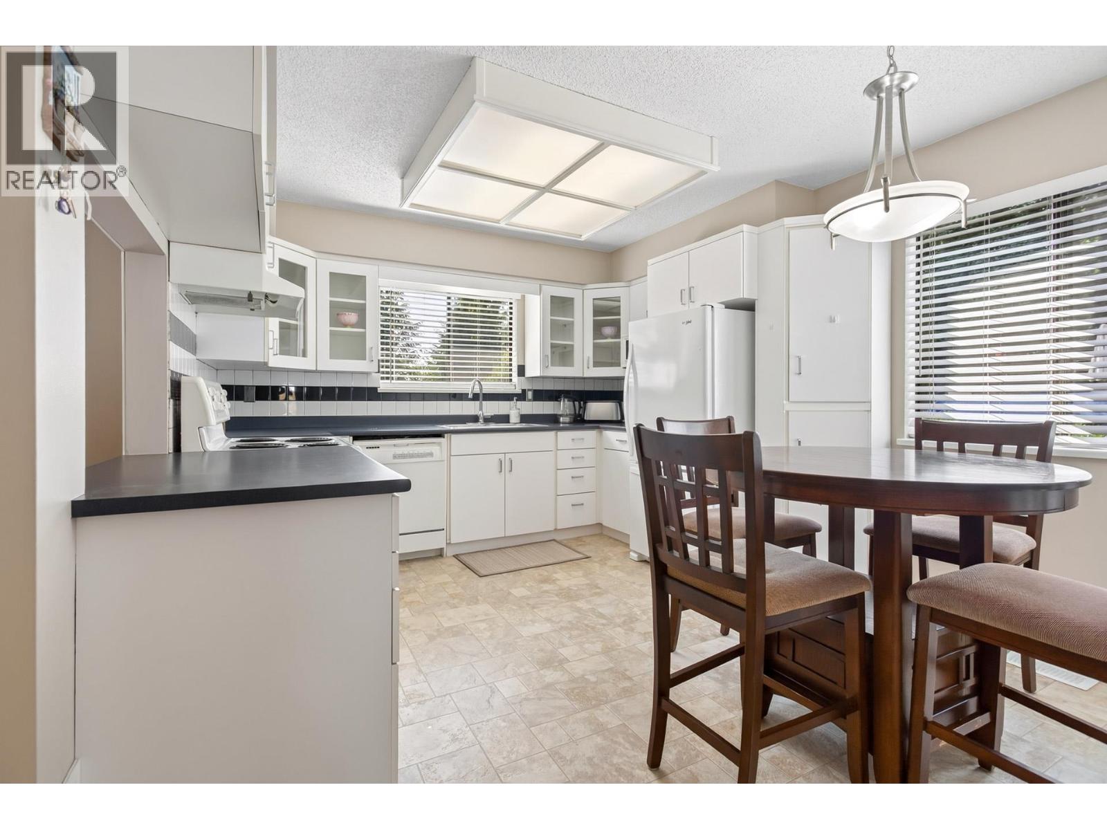 2802 Pilot Drive, Coquitlam, British Columbia  V3C 3T4 - Photo 8 - R3164951