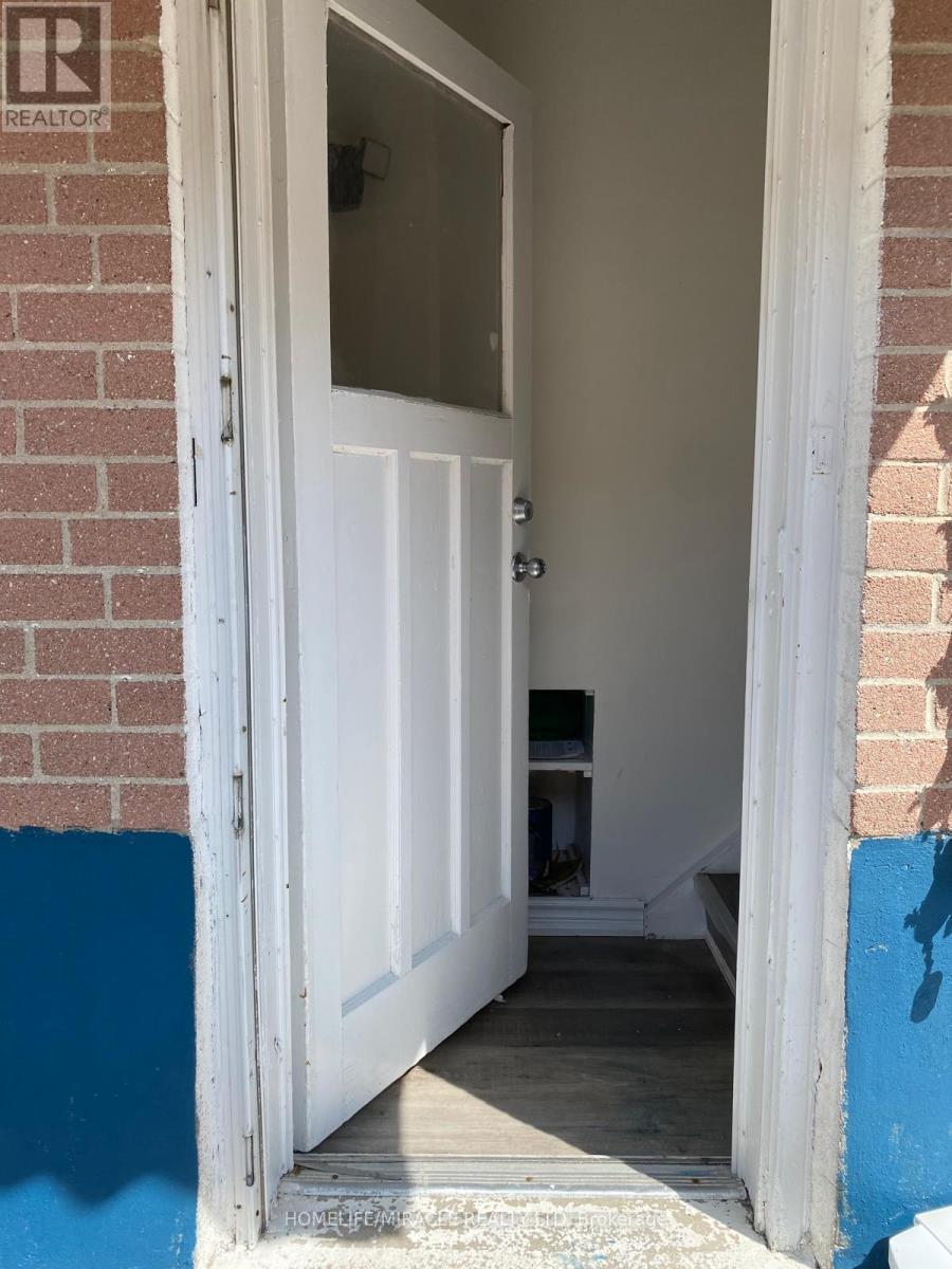 43 CORBY CRESCENT, Brampton, Ontario