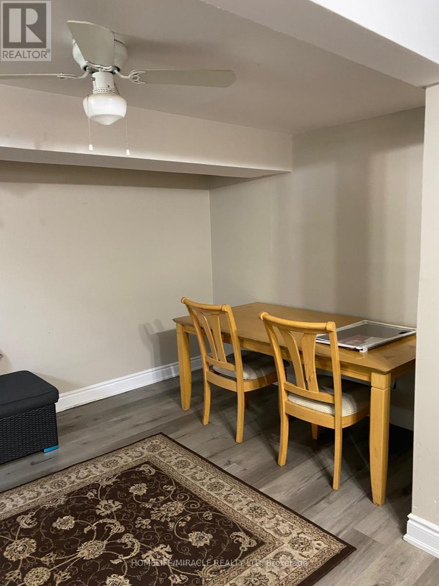 43 Corby Crescent, Brampton, Ontario  L6Y 1H3 - Photo 3 - W13697662