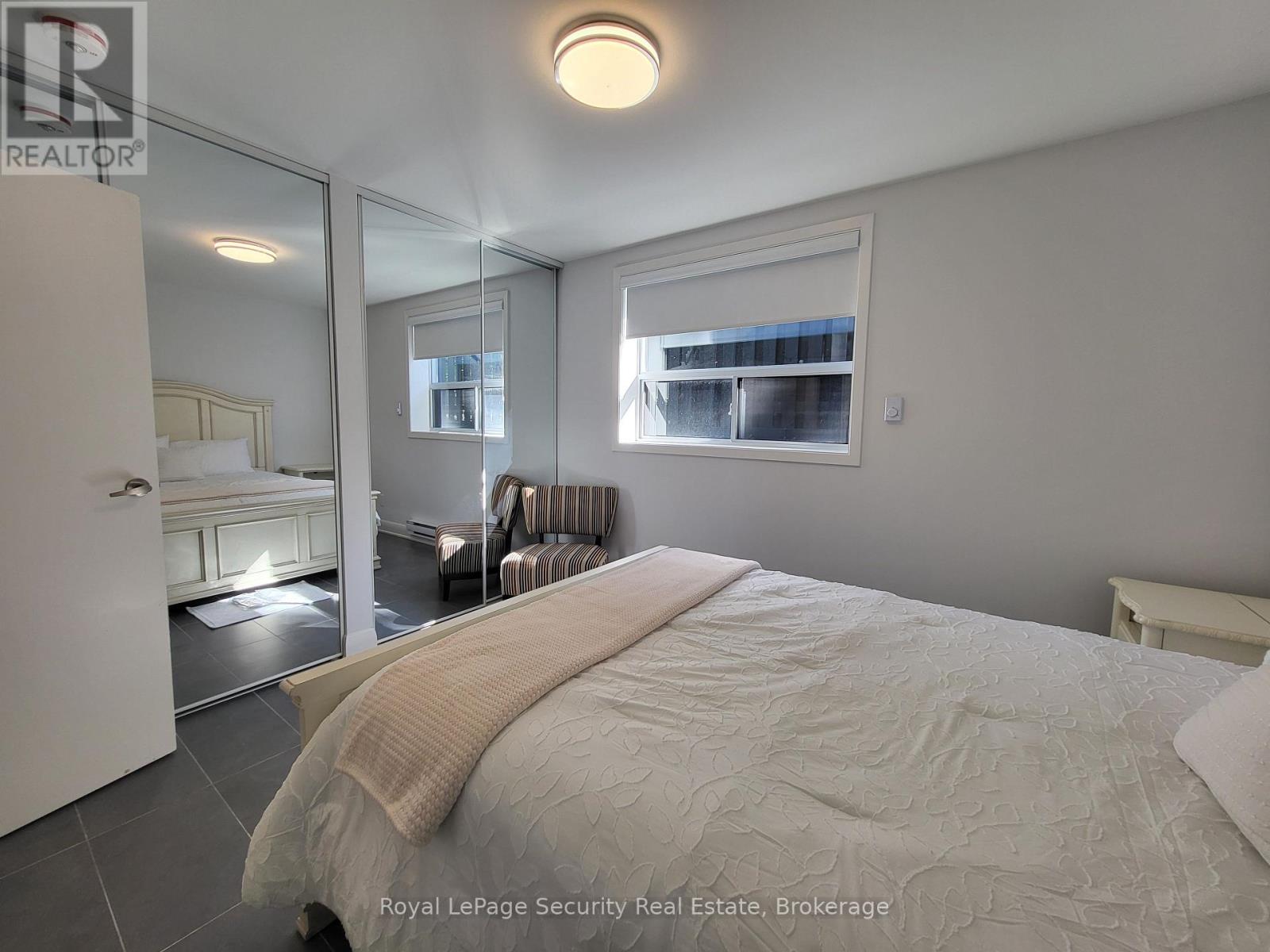2 - 328 Lakeshore Road, Mississauga, Ontario  L5G 1H4 - Photo 8 - W13769716