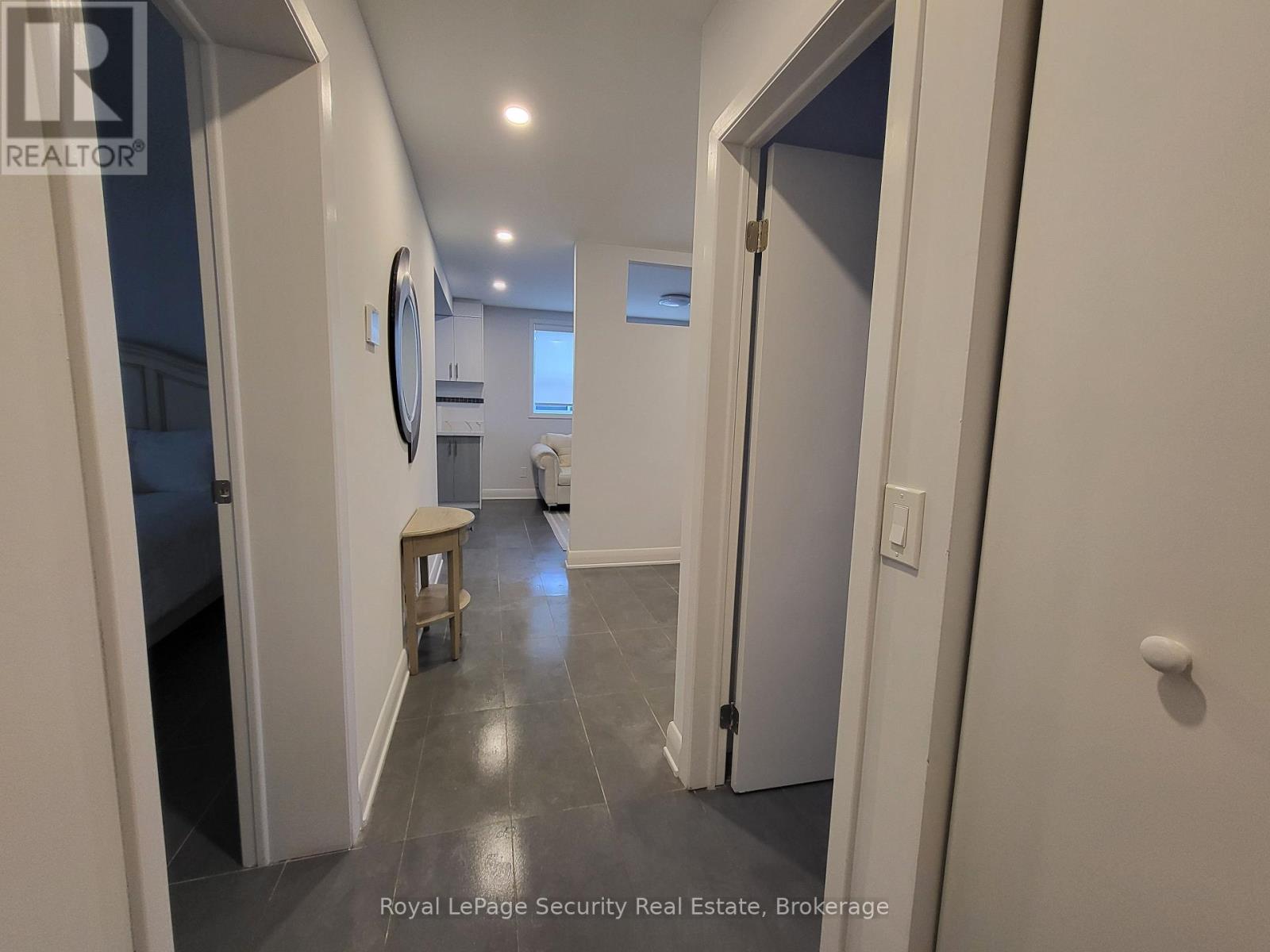 2 - 328 Lakeshore Road, Mississauga, Ontario  L5G 1H4 - Photo 11 - W13769716