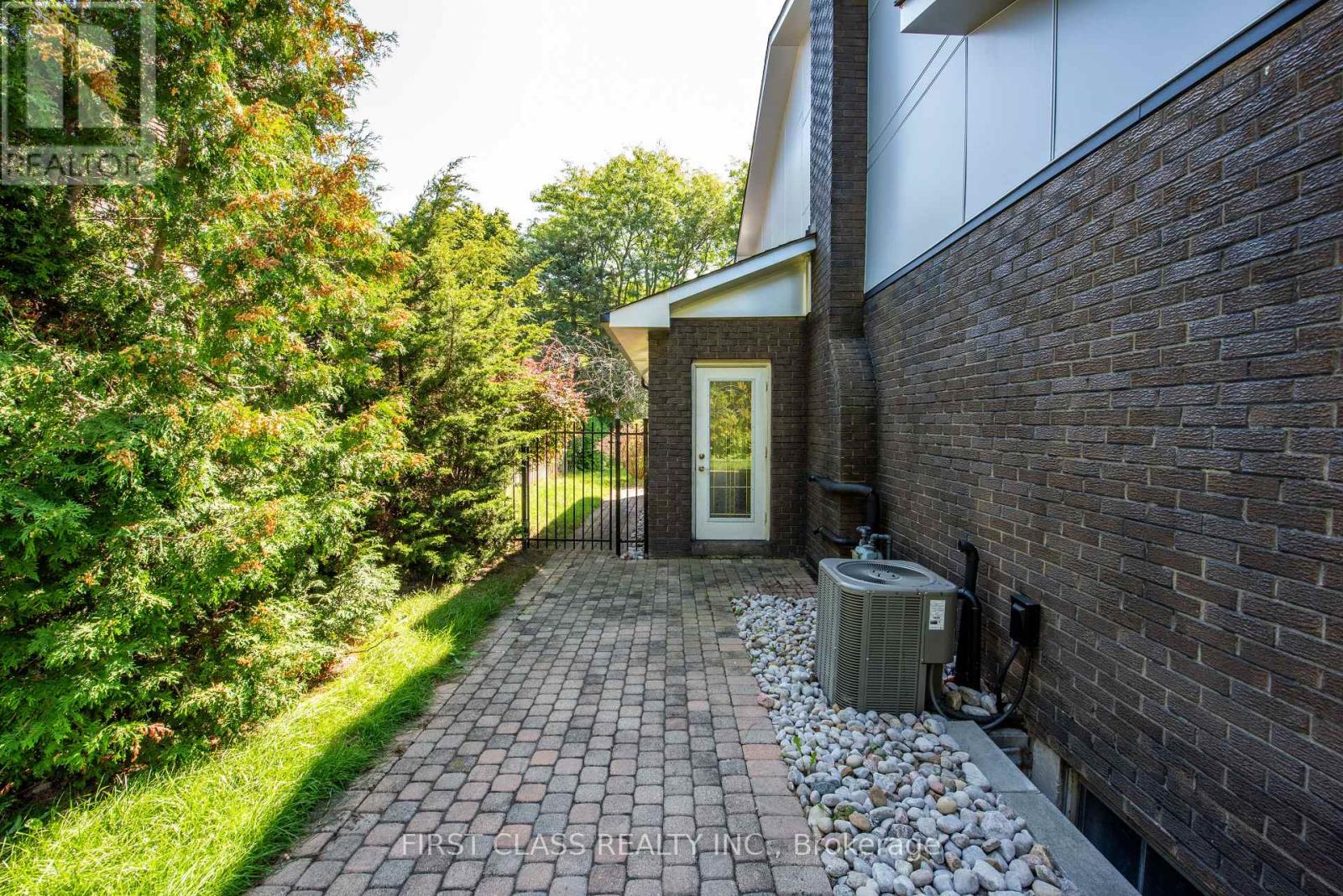 479 Isabella Avenue, Mississauga, Ontario  L5B 2G4 - Photo 38 - W13779380
