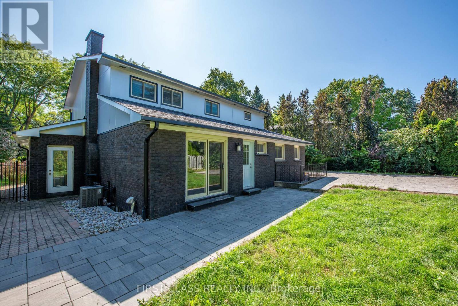 479 Isabella Avenue, Mississauga, Ontario  L5B 2G4 - Photo 2 - W13779380
