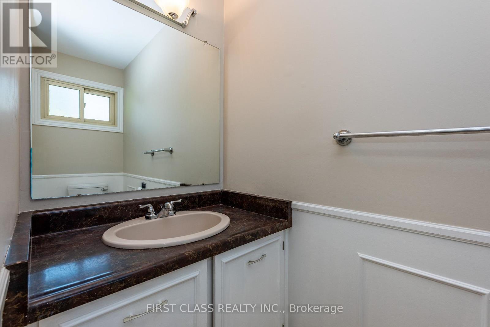 479 Isabella Avenue, Mississauga, Ontario  L5B 2G4 - Photo 7 - W13779380