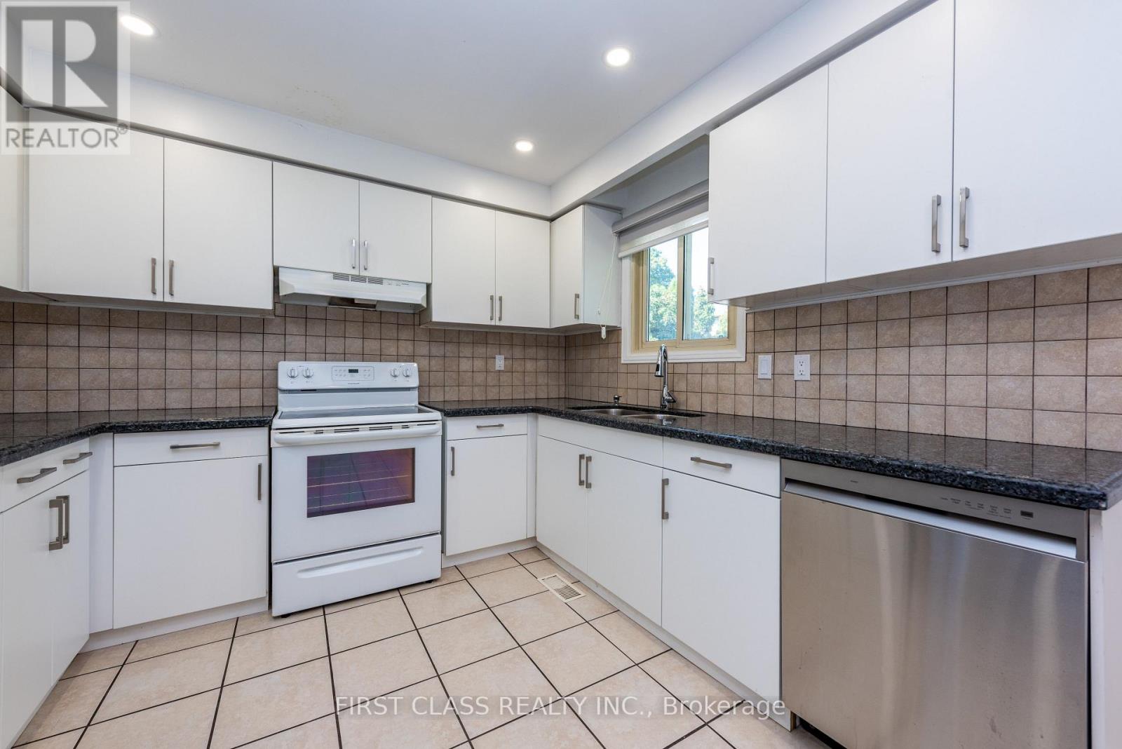 479 Isabella Avenue, Mississauga, Ontario  L5B 2G4 - Photo 29 - W13779380