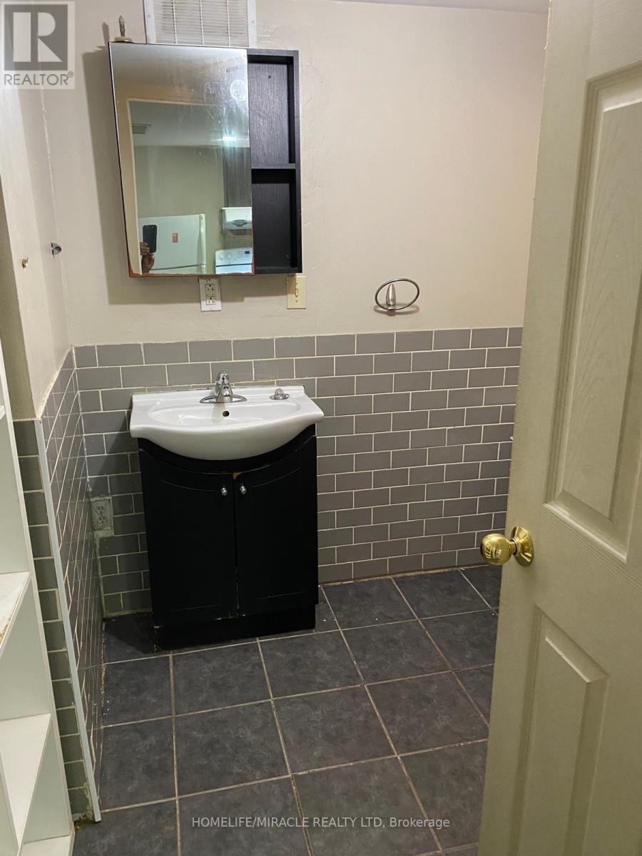 43 Corby Crescent, Brampton, Ontario  L6Y 1H3 - Photo 15 - W13697662