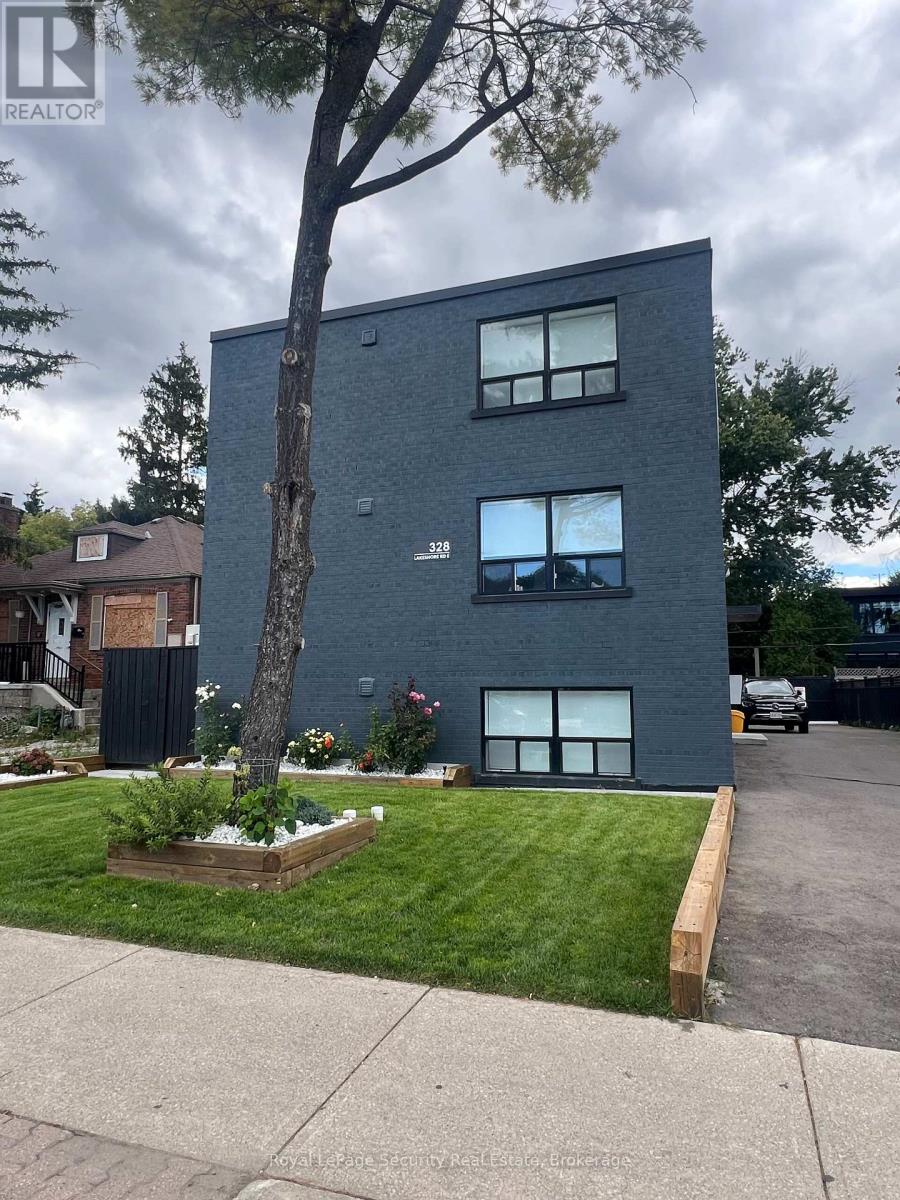 2 - 328 LAKESHORE ROAD, Mississauga, Ontario