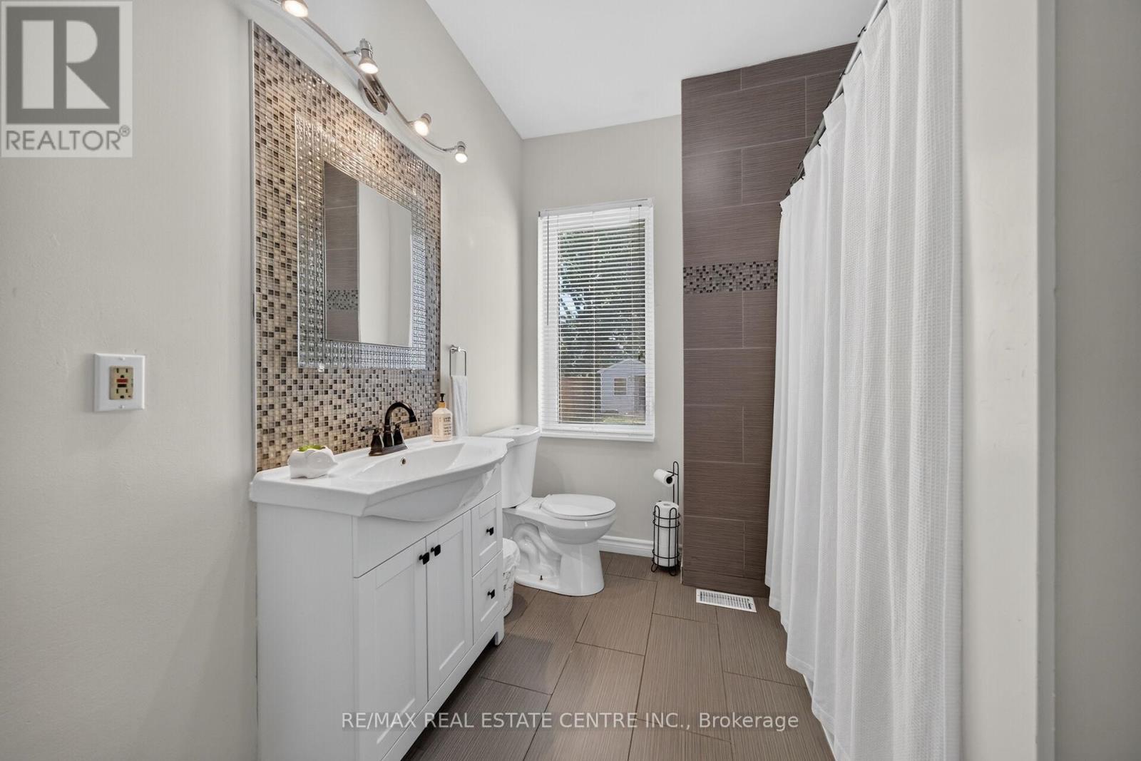 56 East 23rd Street, Hamilton, Ontario  L8V 2W6 - Photo 14 - X13782066