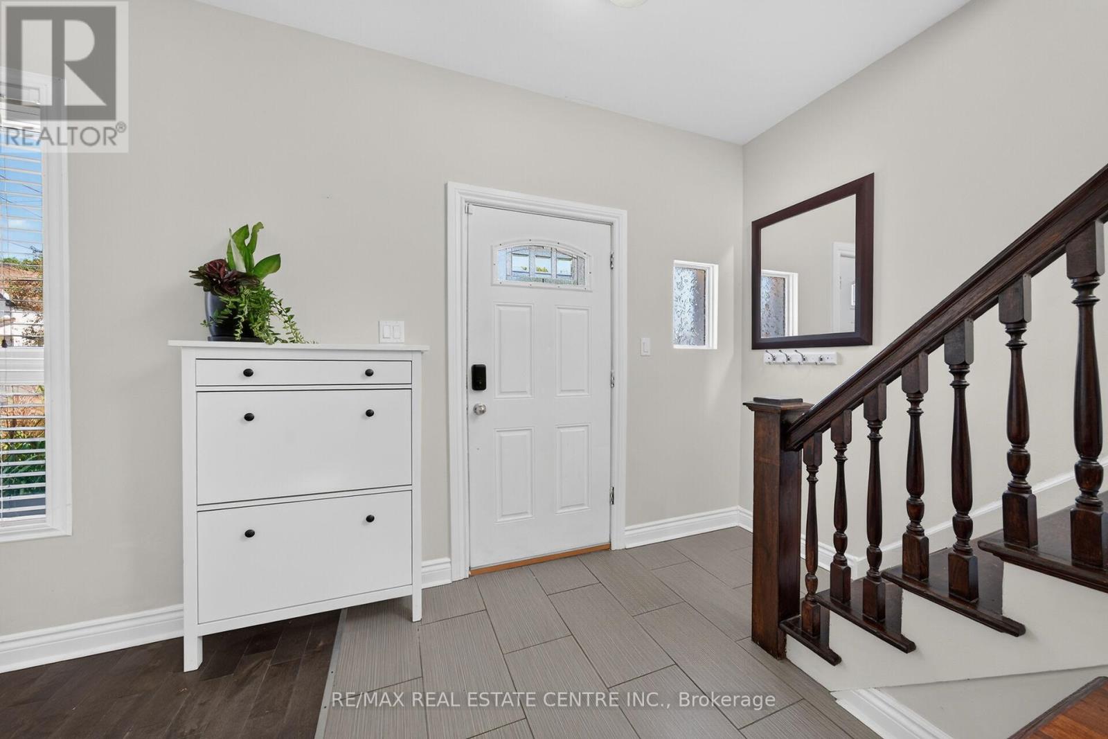 56 East 23rd Street, Hamilton, Ontario  L8V 2W6 - Photo 5 - X13782066