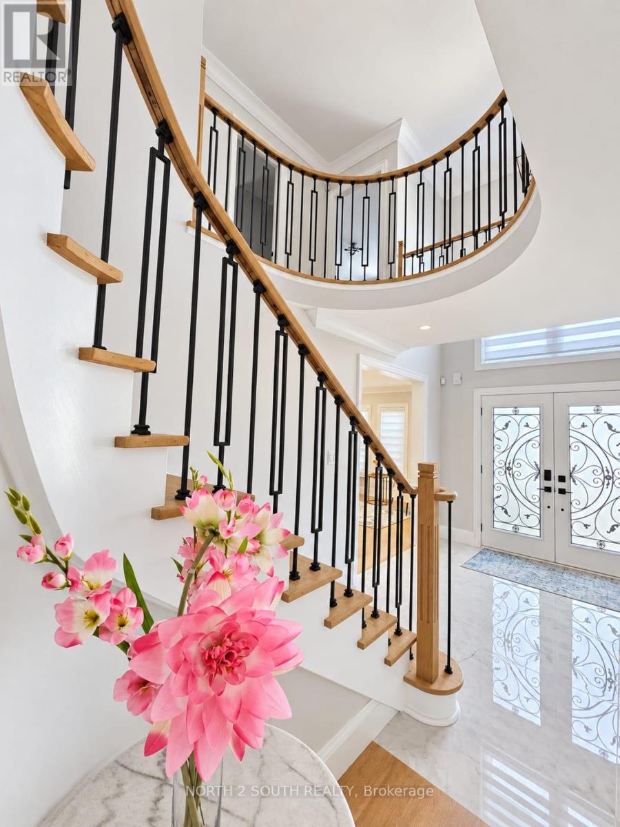 372 Crofters Road, Vaughan, Ontario  L4L 8Y3 - Photo 3 - N13779178