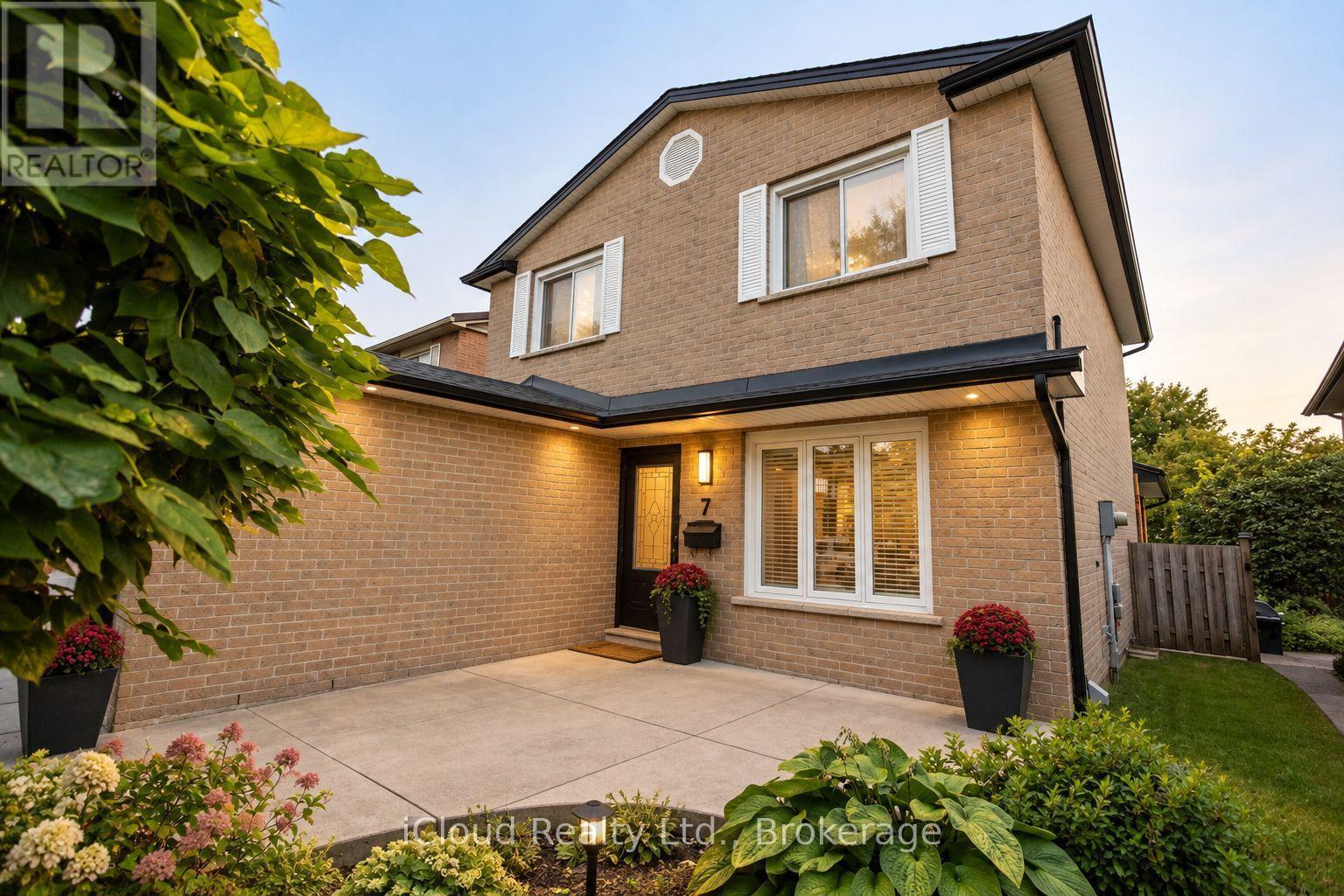 7 DRAKES DRIVE, Hamilton, Ontario