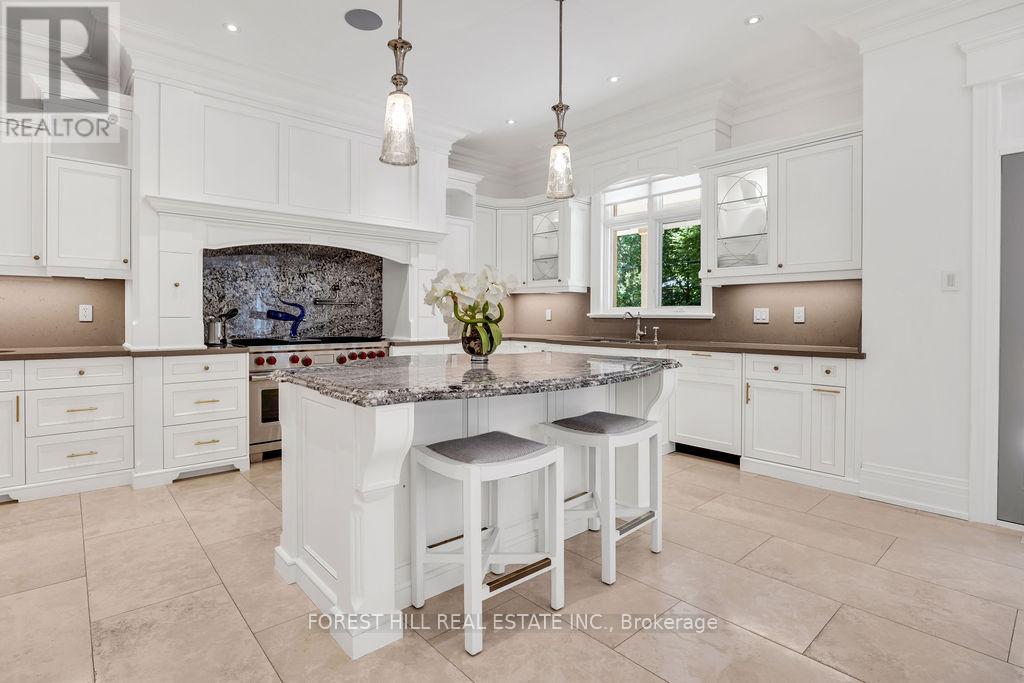 240 Poplar Drive, Oakville, Ontario  L6J 4C8 - Photo 6 - W13471308
