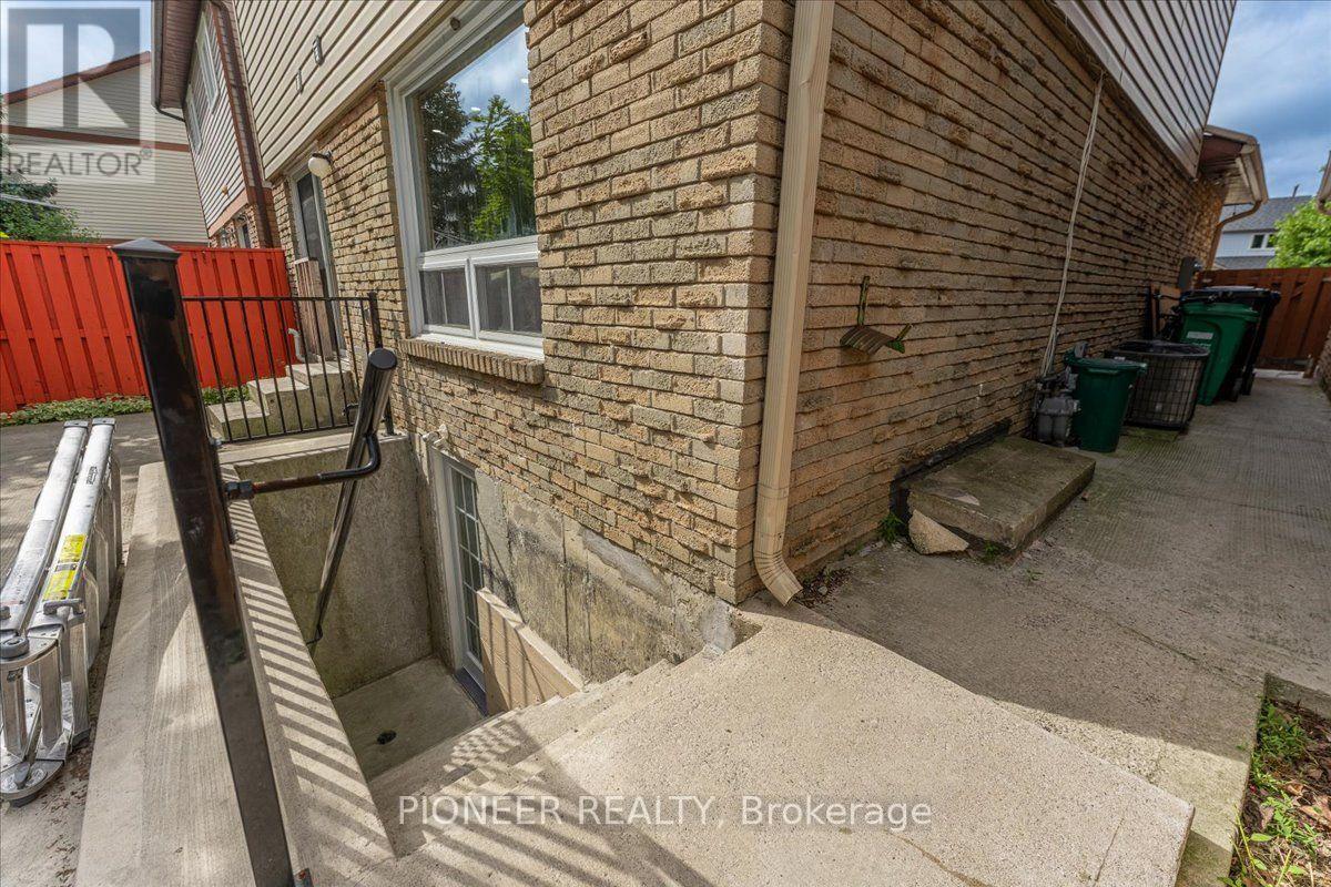 22 Wolverton Crescent, Brampton, Ontario  L6S 3L1 - Photo 38 - W13545200