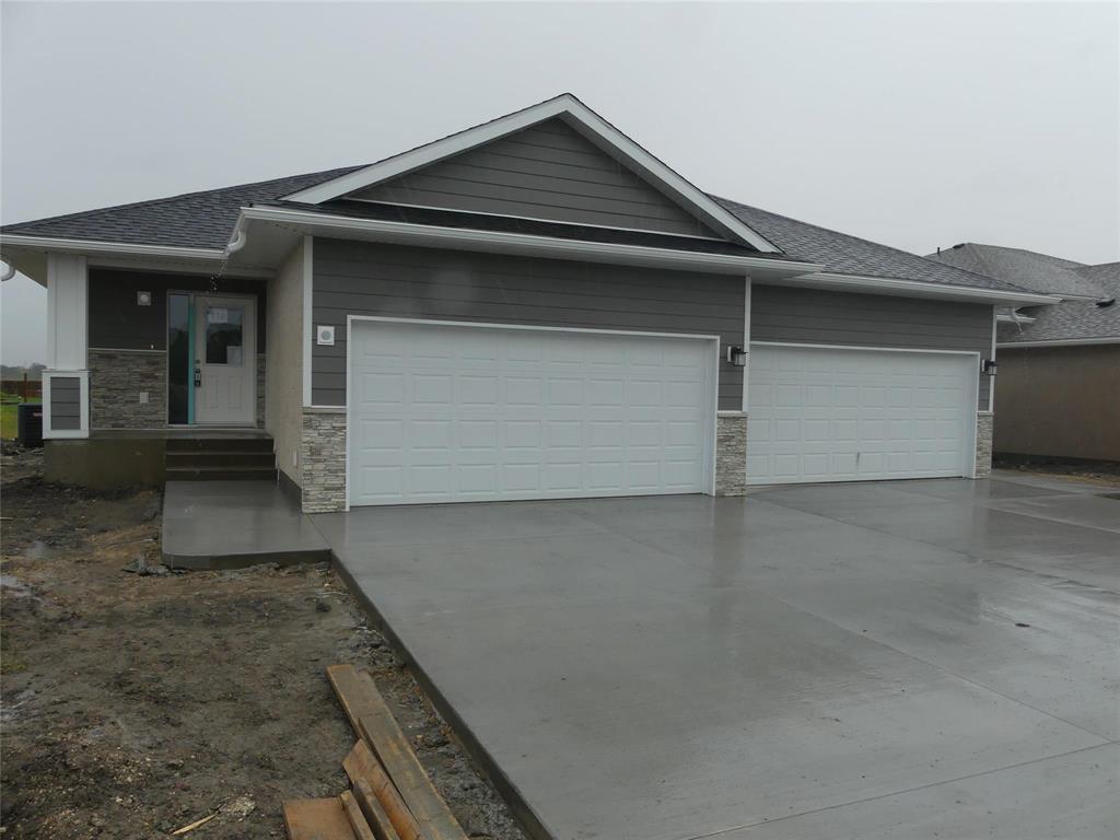 116 Sterling Crescent, Steinbach, Manitoba  R5G 3A5 - Photo 0 - 202622695