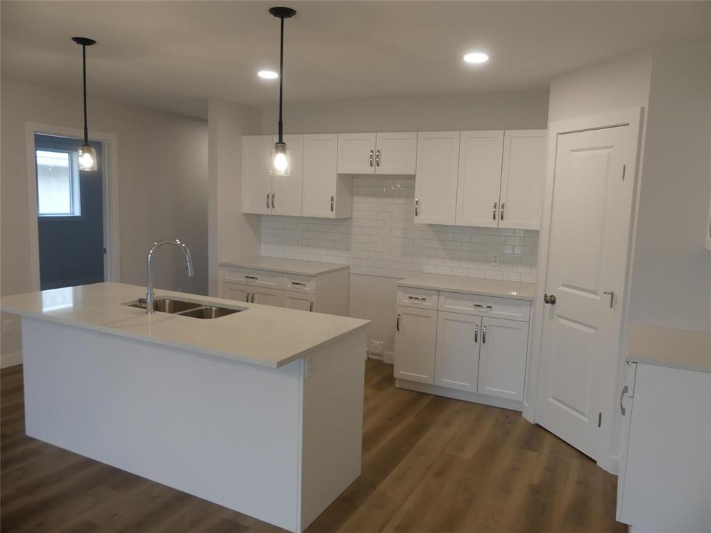 116 Sterling Crescent, Steinbach, Manitoba  R5G 3A5 - Photo 3 - 202622695