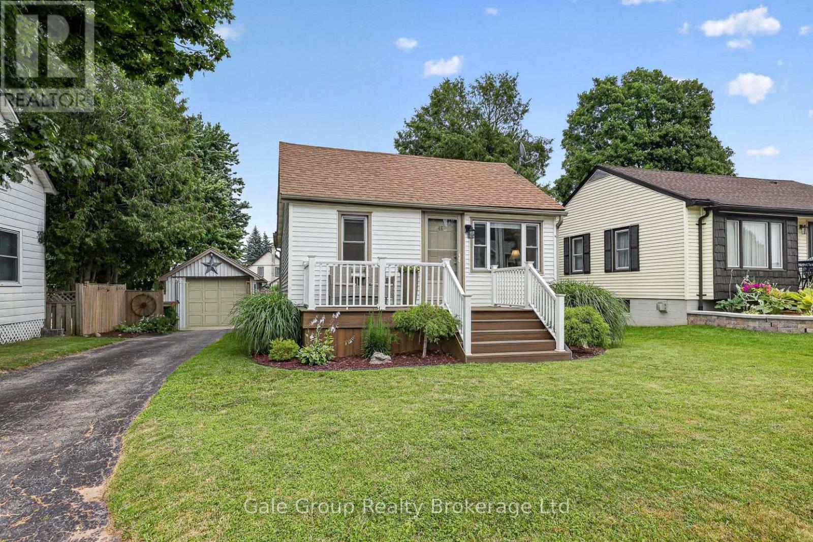46 BLANDFORD STREET, Woodstock, Ontario