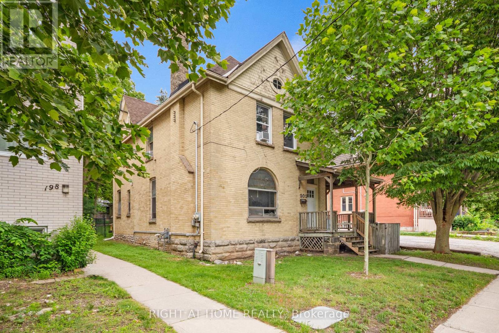 $610,000202 Sydenham Street, London East, Ontario