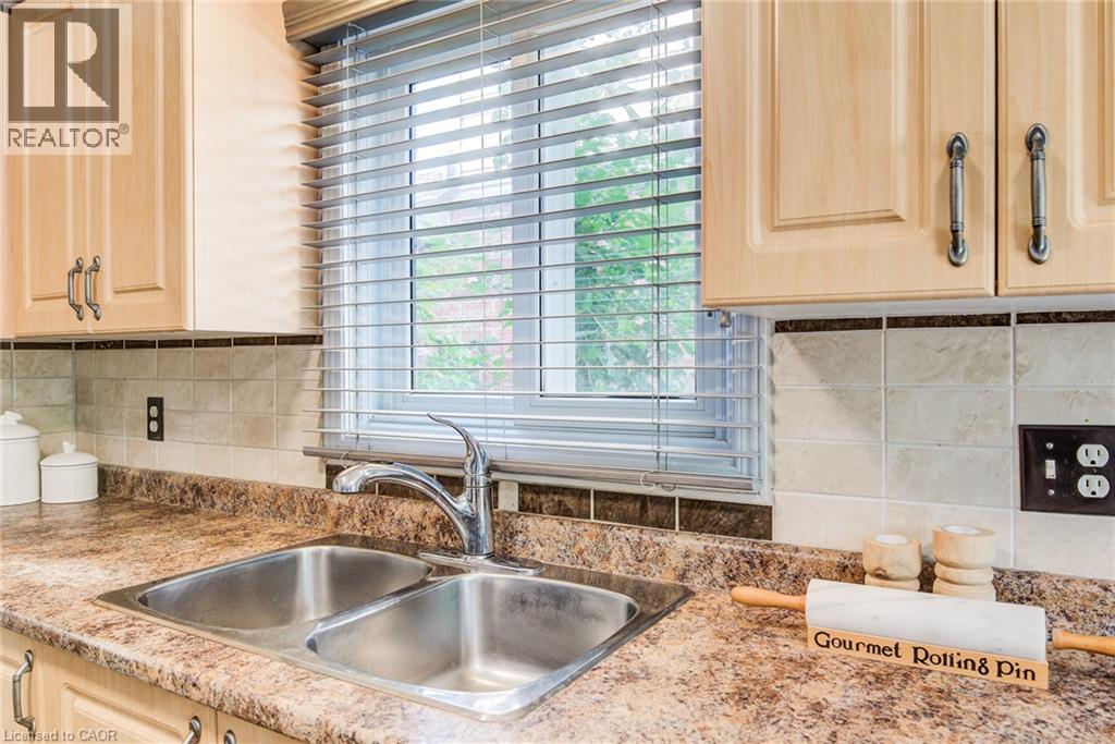 1089 Copper Leaf Crescent, Kitchener, Ontario  N2E 3W4 - Photo 11 - 40863154