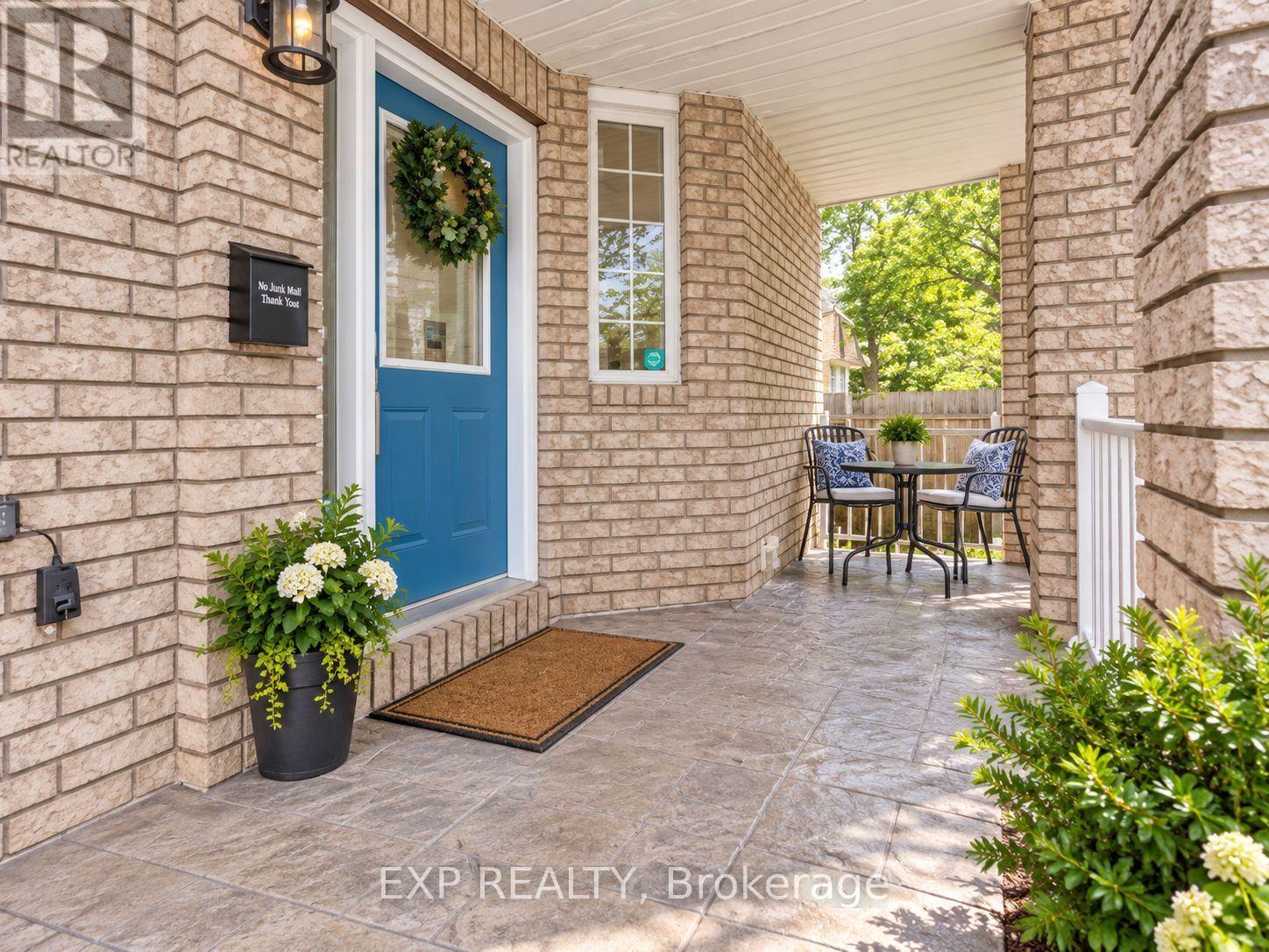 203 Thornbury Crescent, Ottawa, Ontario  K2G 6B9 - Photo 3 - X13782080