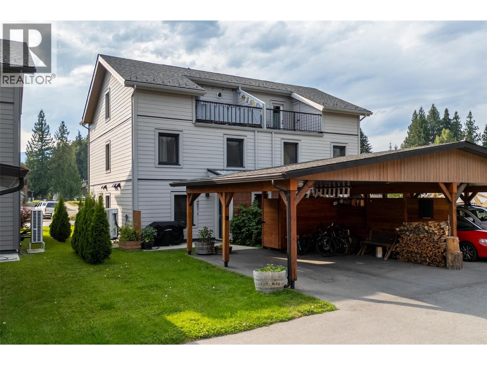 1005 Keystone Crescent, Revelstoke, British Columbia  V0E 2S3 - Photo 2 - 10400392