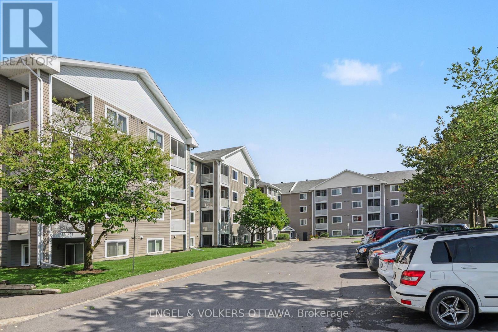 319 - 316 Lorry Greenberg Drive, Ottawa, Ontario  K1T 2P4 - Photo 2 - X13782298