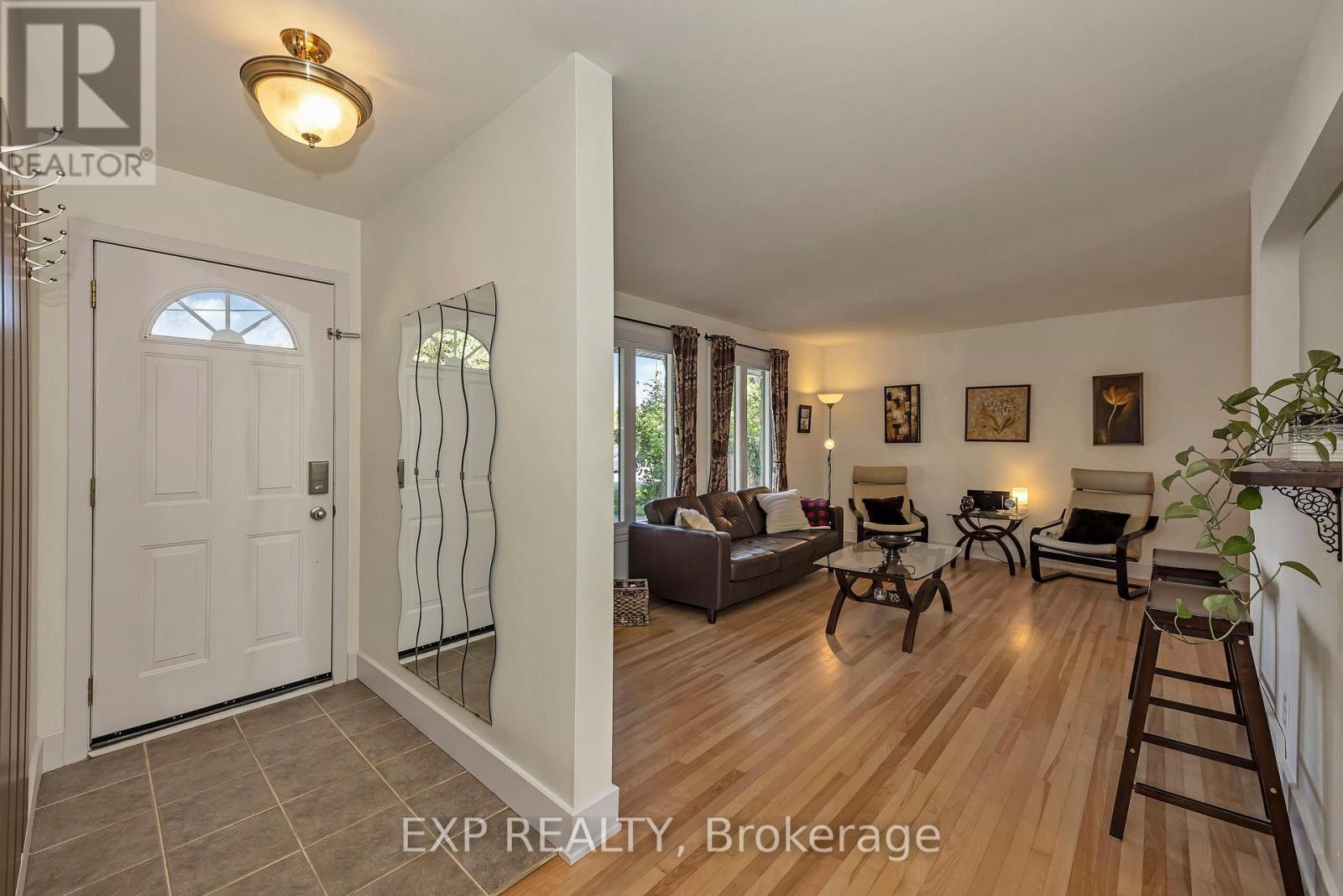 1190 Parkway Drive, Ottawa, Ontario  K2C 2W2 - Photo 3 - X13782316