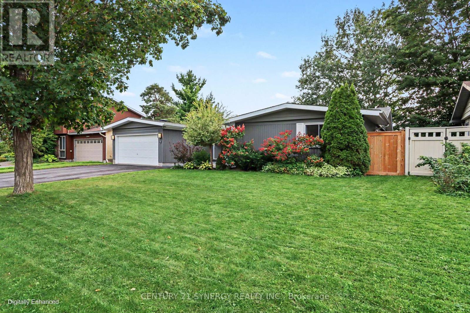 16 Lentini Way, Ottawa, Ontario  K2G 3P9 - Photo 2 - X13782358