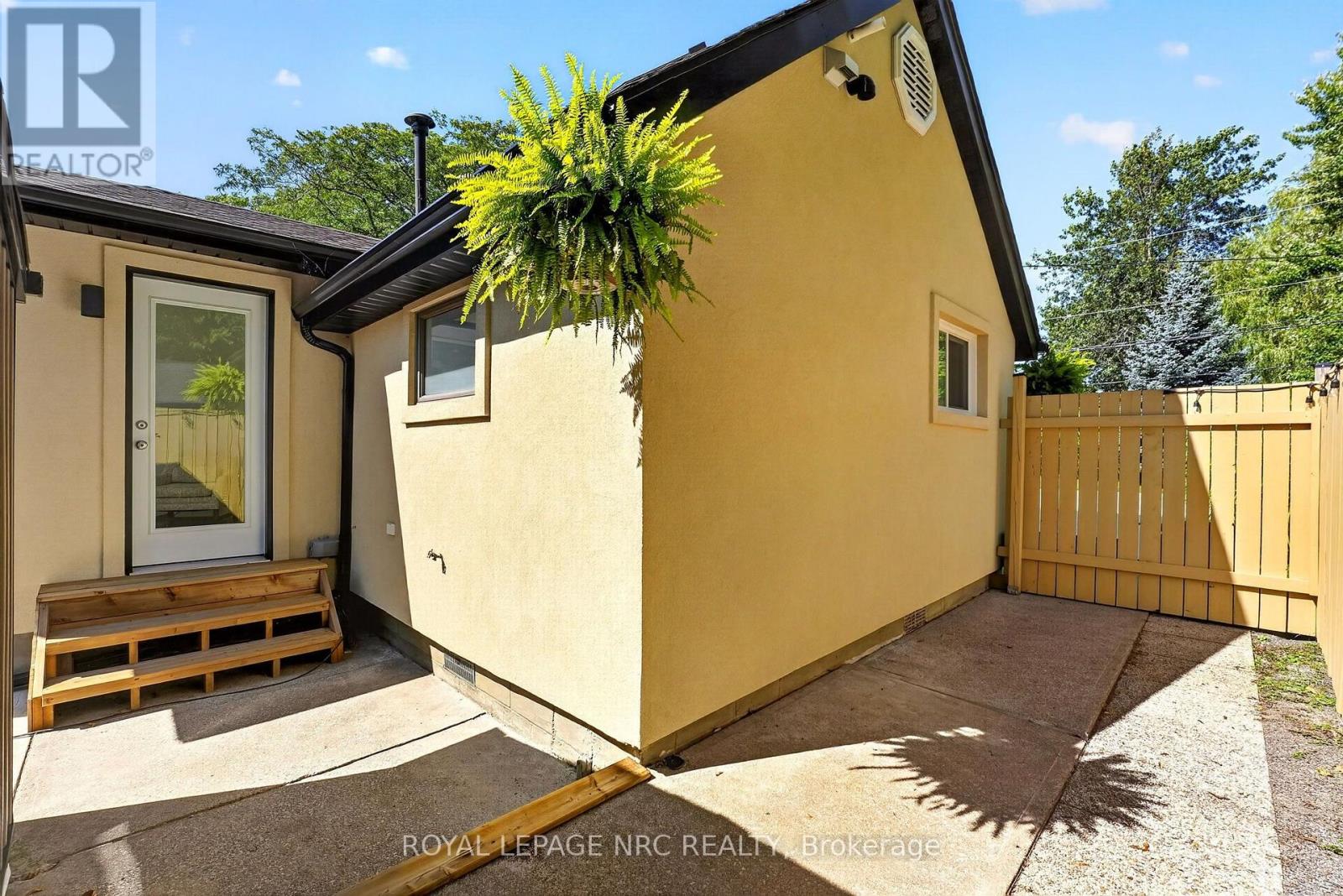 220 Rosewood Avenue, Fort Erie, Ontario  L0S 1B0 - Photo 42 - X13782266