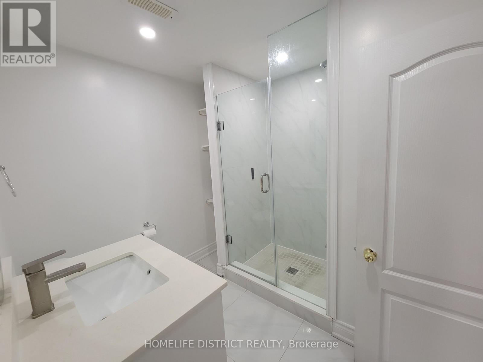 1 Netherway Crescent, Ajax, Ontario  L1T 4X5 - Photo 6 - E13773078