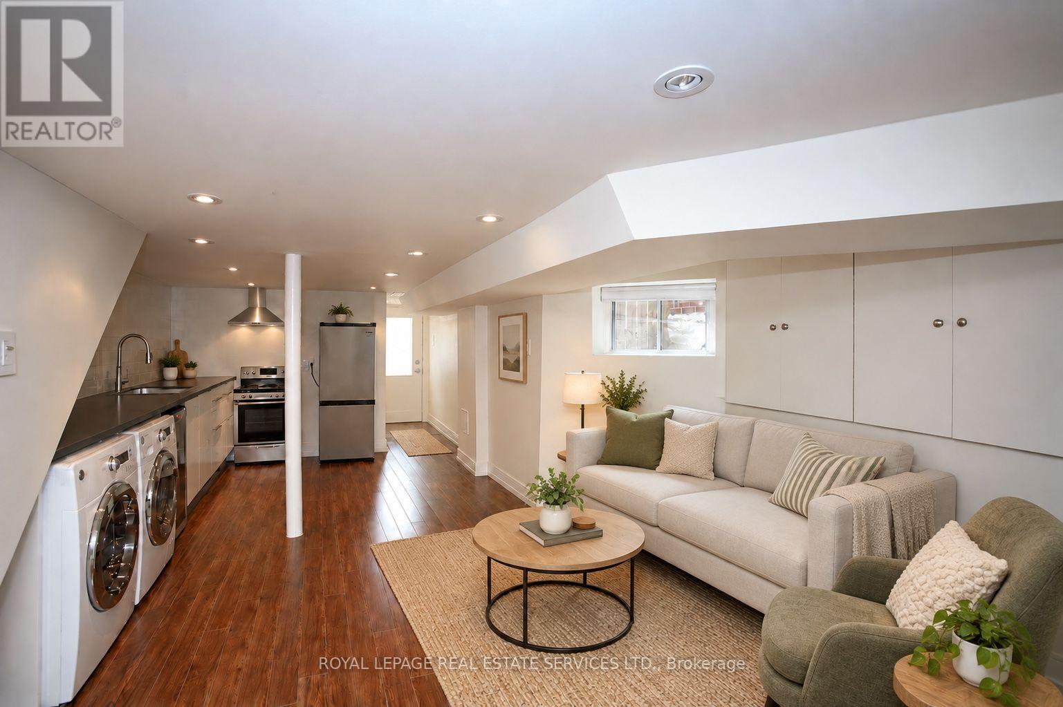 LOWER - 506 MANNING AVENUE, Toronto, Ontario