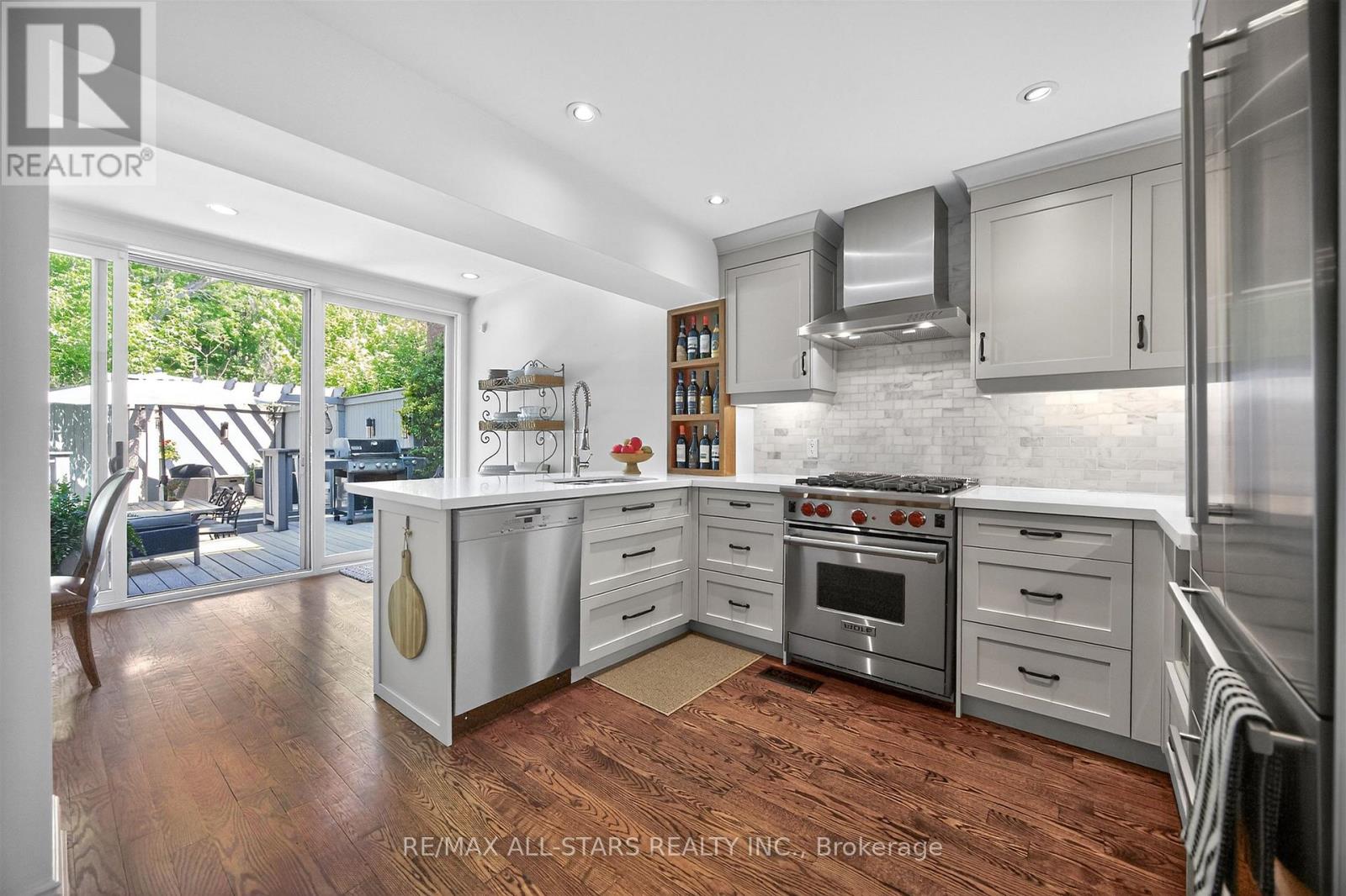 30 Edgewood Crescent, Toronto, Ontario  M4W 3A9 - Photo 13 - C13782296