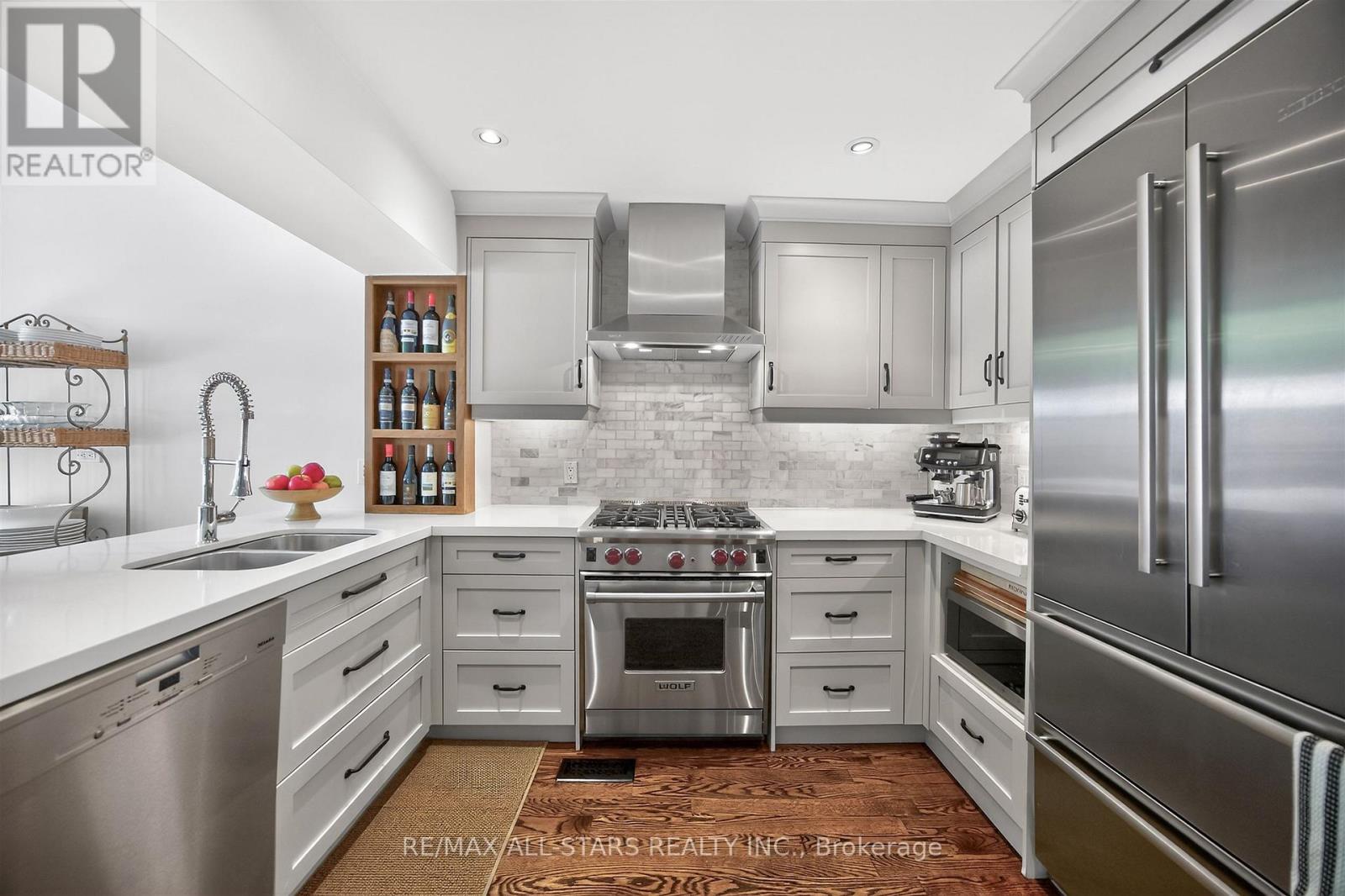 30 Edgewood Crescent, Toronto, Ontario  M4W 3A9 - Photo 14 - C13782296