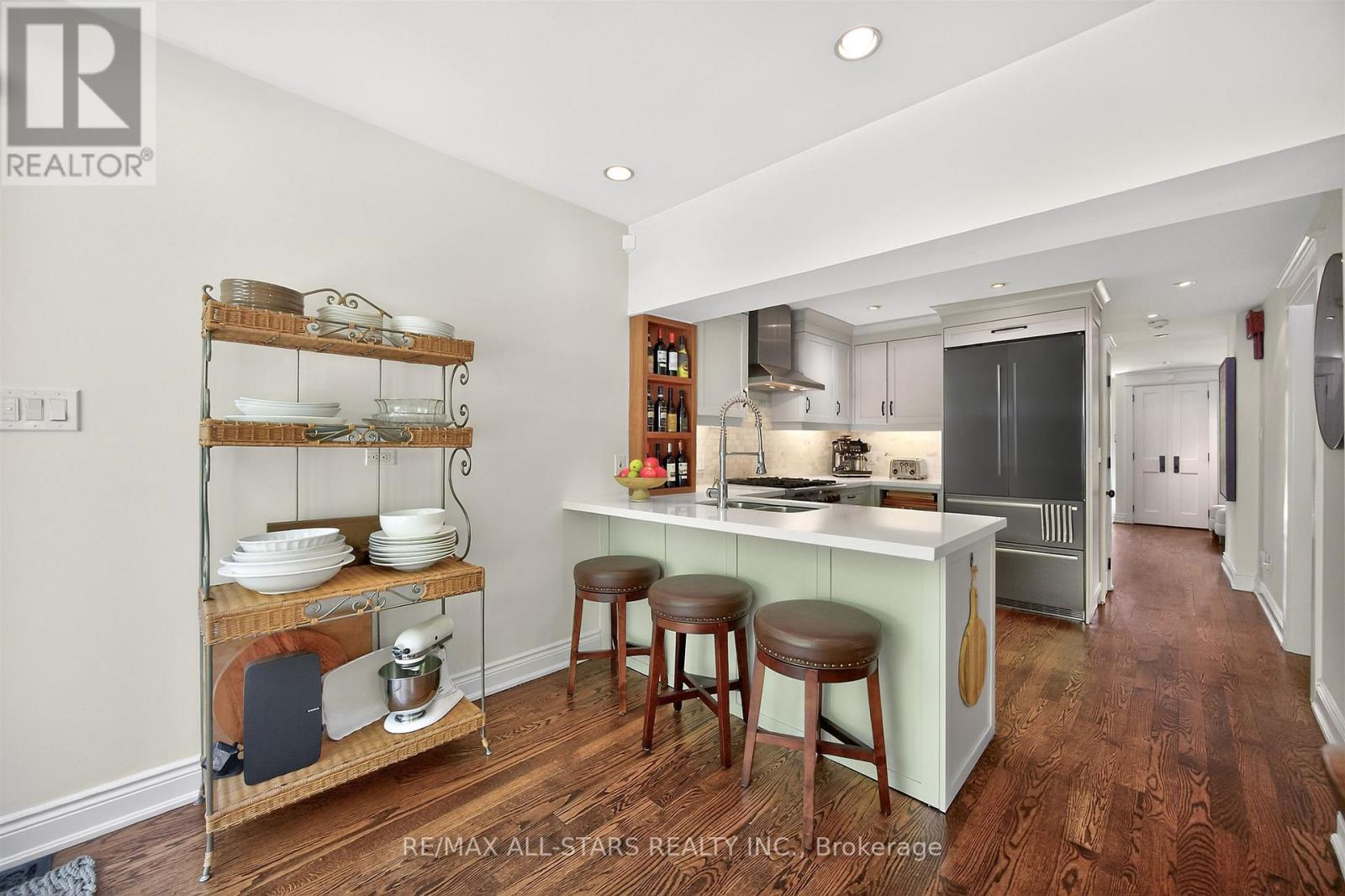 30 Edgewood Crescent, Toronto, Ontario  M4W 3A9 - Photo 16 - C13782296