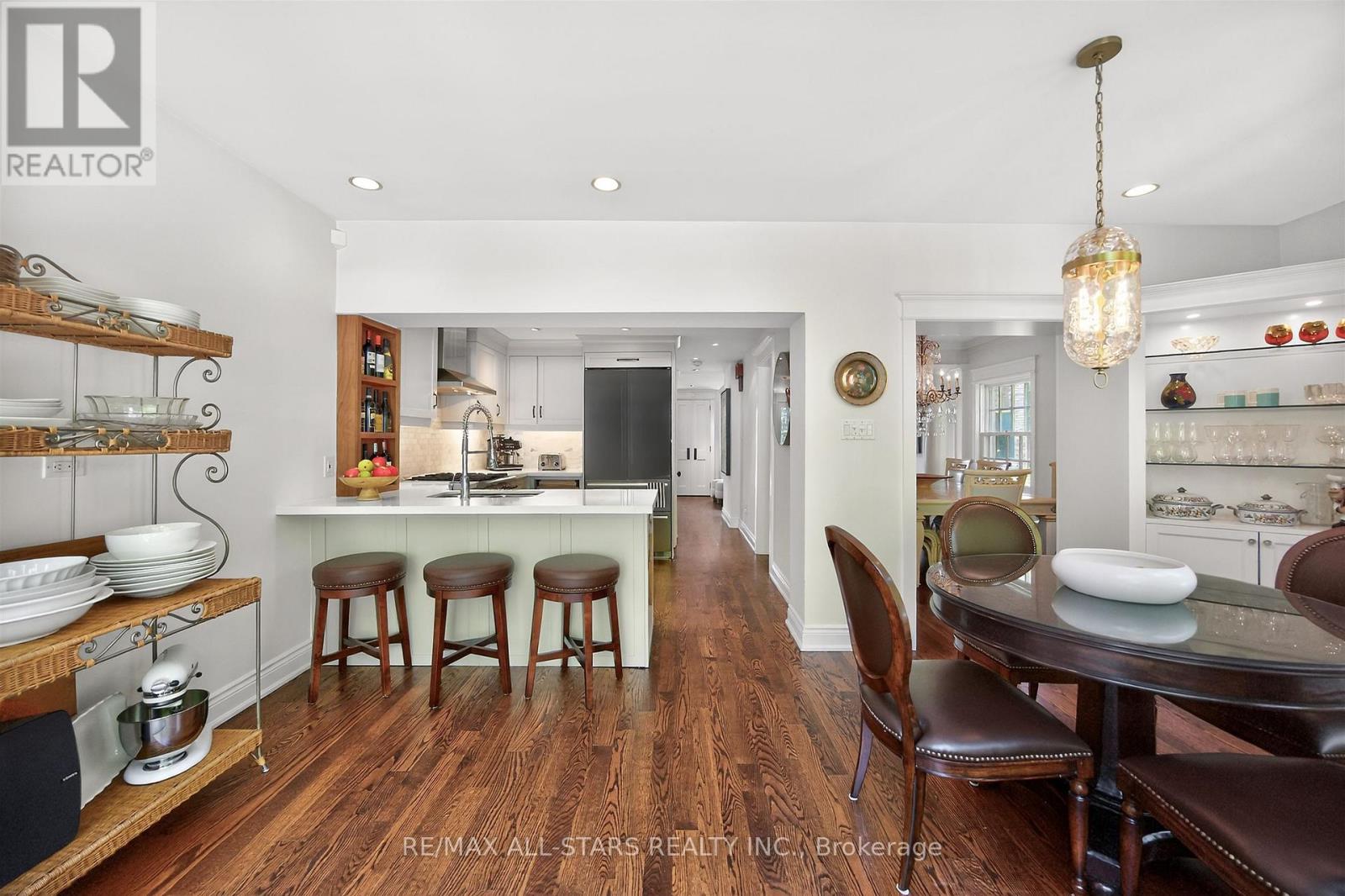 30 Edgewood Crescent, Toronto, Ontario  M4W 3A9 - Photo 17 - C13782296