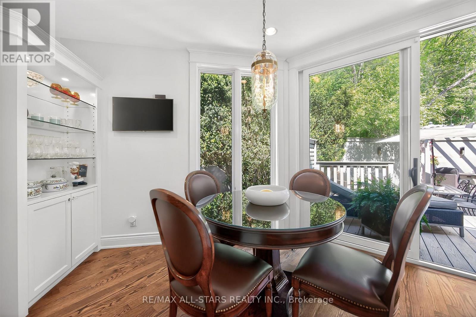 30 Edgewood Crescent, Toronto, Ontario  M4W 3A9 - Photo 18 - C13782296