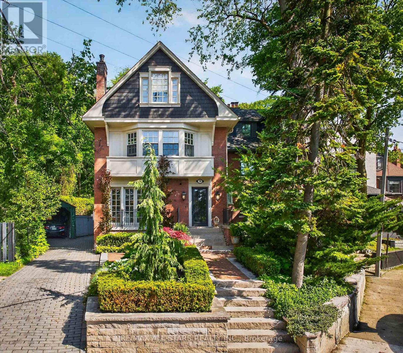 30 Edgewood Crescent, Toronto, Ontario  M4W 3A9 - Photo 2 - C13782296