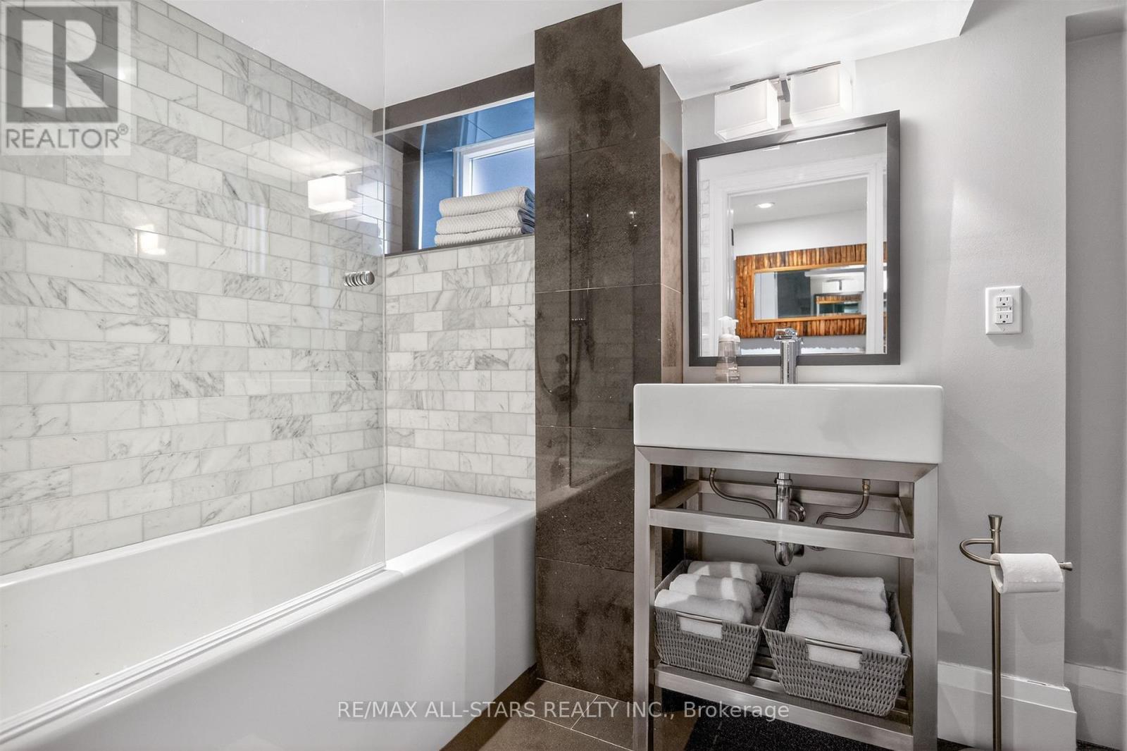 30 Edgewood Crescent, Toronto, Ontario  M4W 3A9 - Photo 40 - C13782296