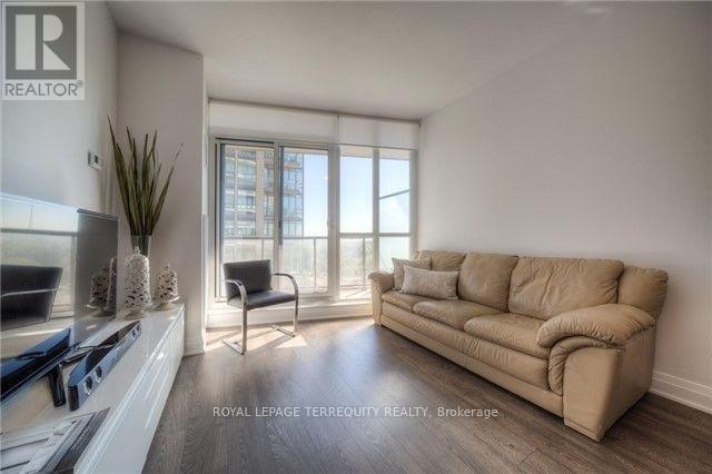 1106 - 530 St Clair Avenue W, Toronto, Ontario  M6C 0A2 - Photo 7 - C13782342