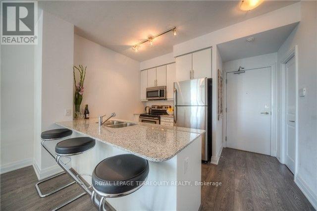 1106 - 530 St Clair Avenue W, Toronto, Ontario  M6C 0A2 - Photo 8 - C13782342