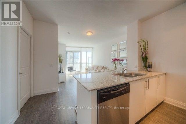 1106 - 530 St Clair Avenue W, Toronto, Ontario  M6C 0A2 - Photo 9 - C13782342