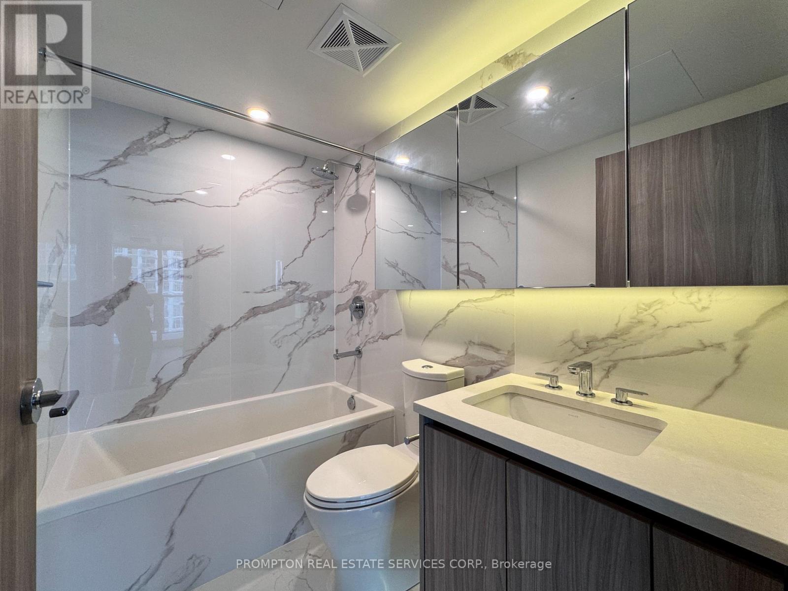 1709 - 1 Concord Cityplace Way, Toronto, Ontario  M5V 0X3 - Photo 11 - C13782352