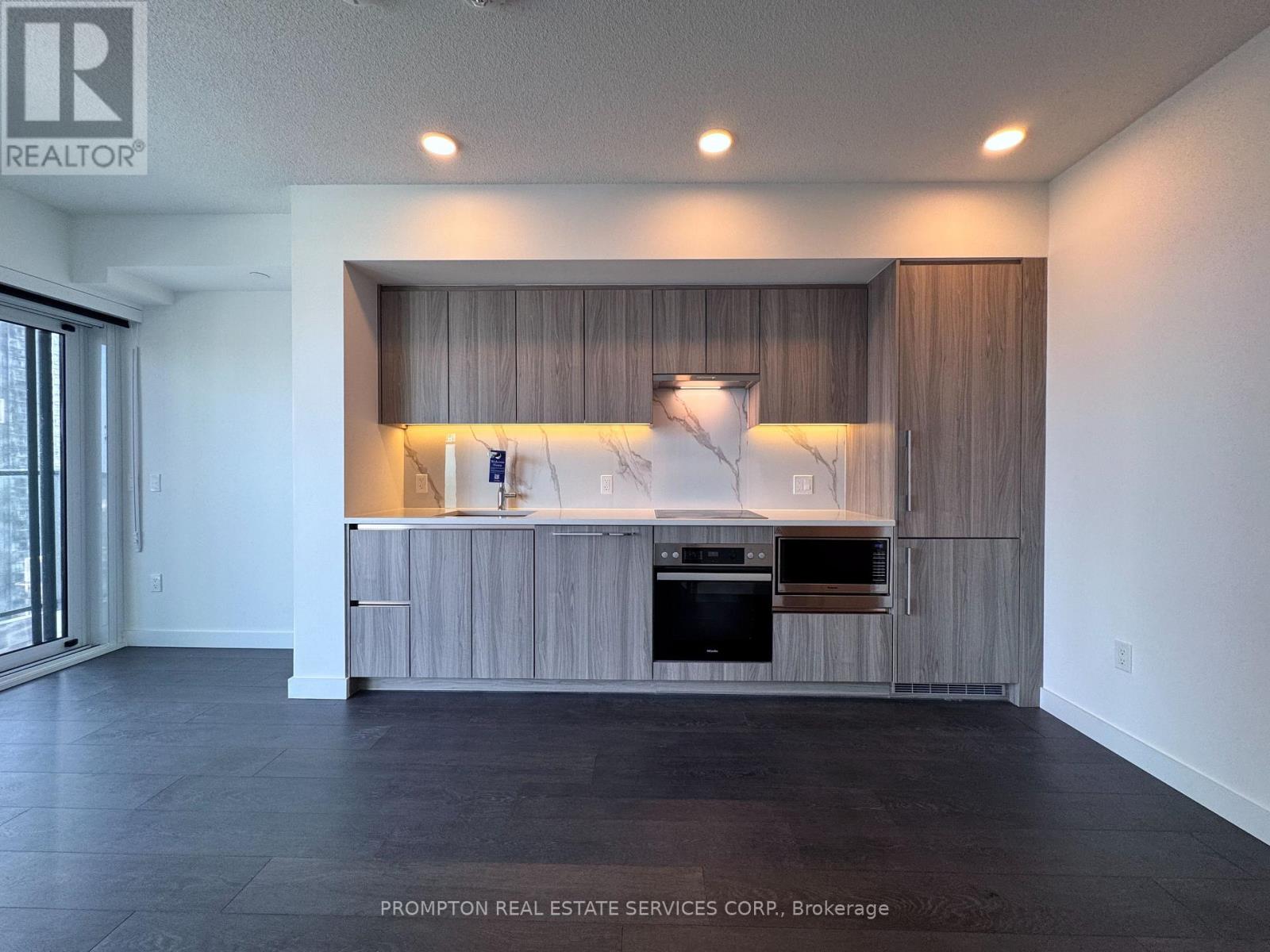 1709 - 1 Concord Cityplace Way, Toronto, Ontario  M5V 0X3 - Photo 2 - C13782352