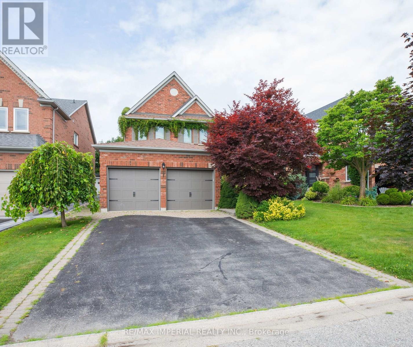 18 WINDBREAK CRESCENT, whitby (williamsburg), Ontario